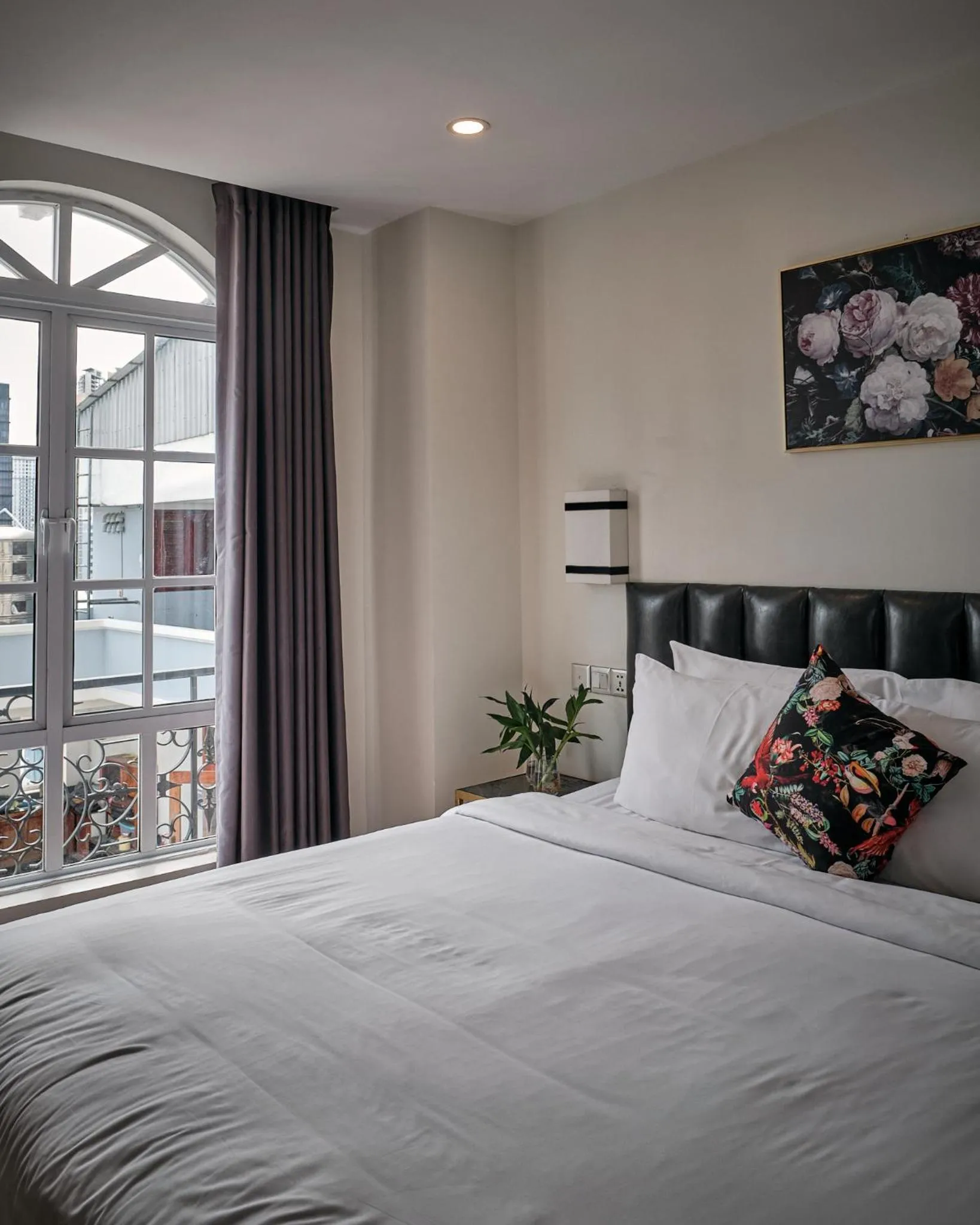 Bed in Mettavary Hotel