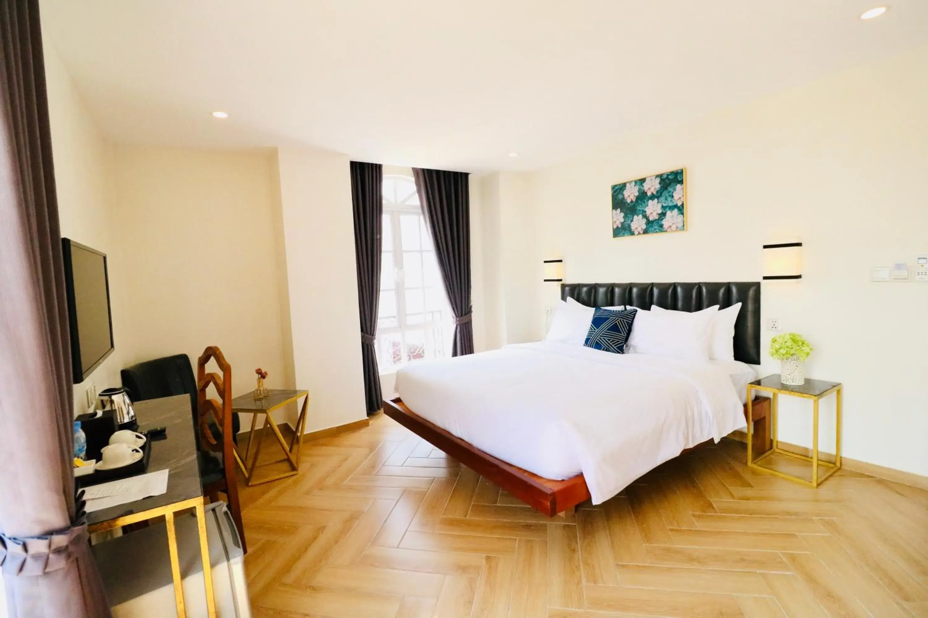 Photo of the whole room, Bed in Mettavary Hotel Photo of the whole room, Bed in Mettavary Hotel