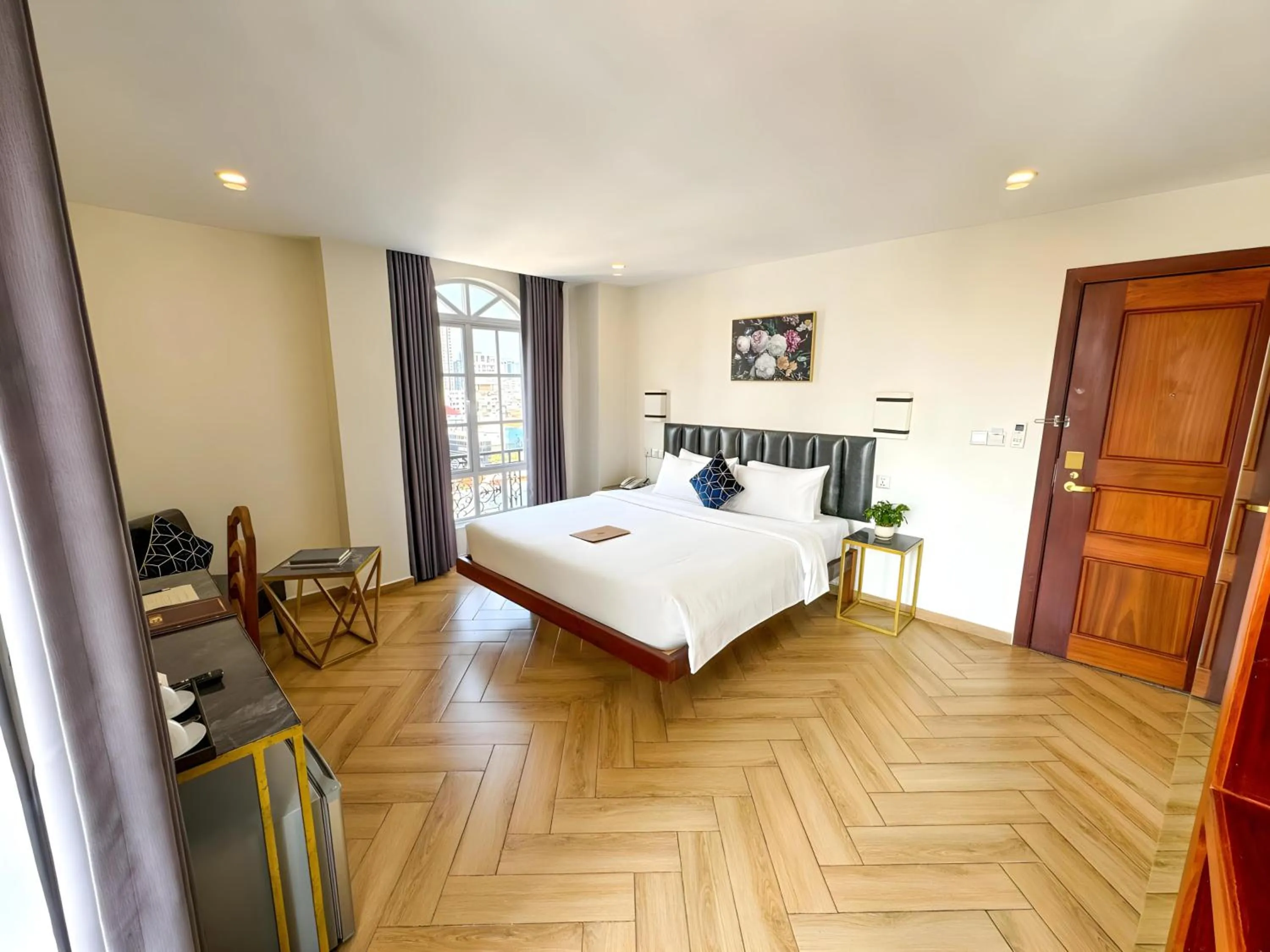 Bedroom, Bed in Mettavary Hotel