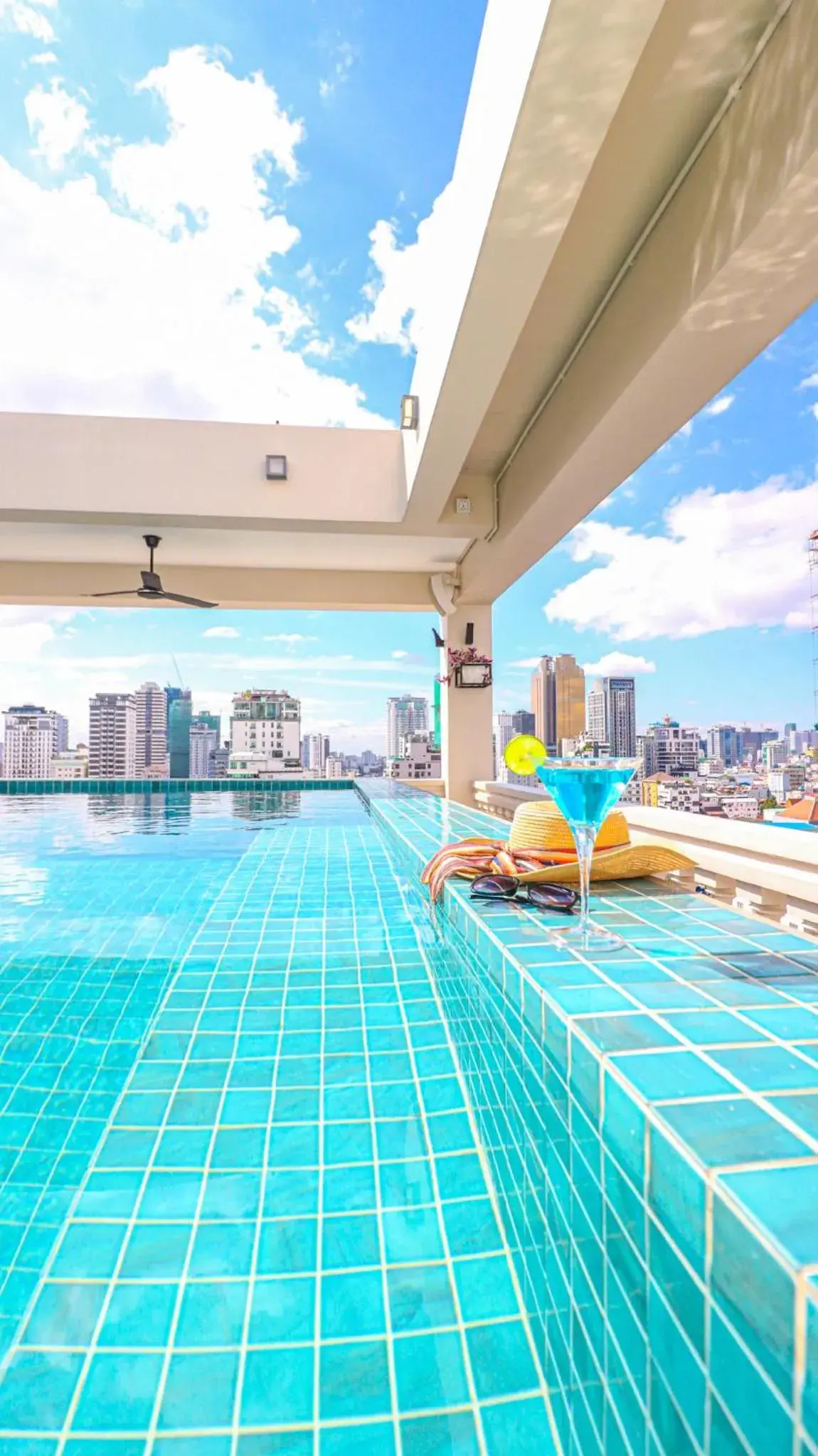 Lounge or bar in Mettavary Hotel Lounge or bar in Mettavary Hotel