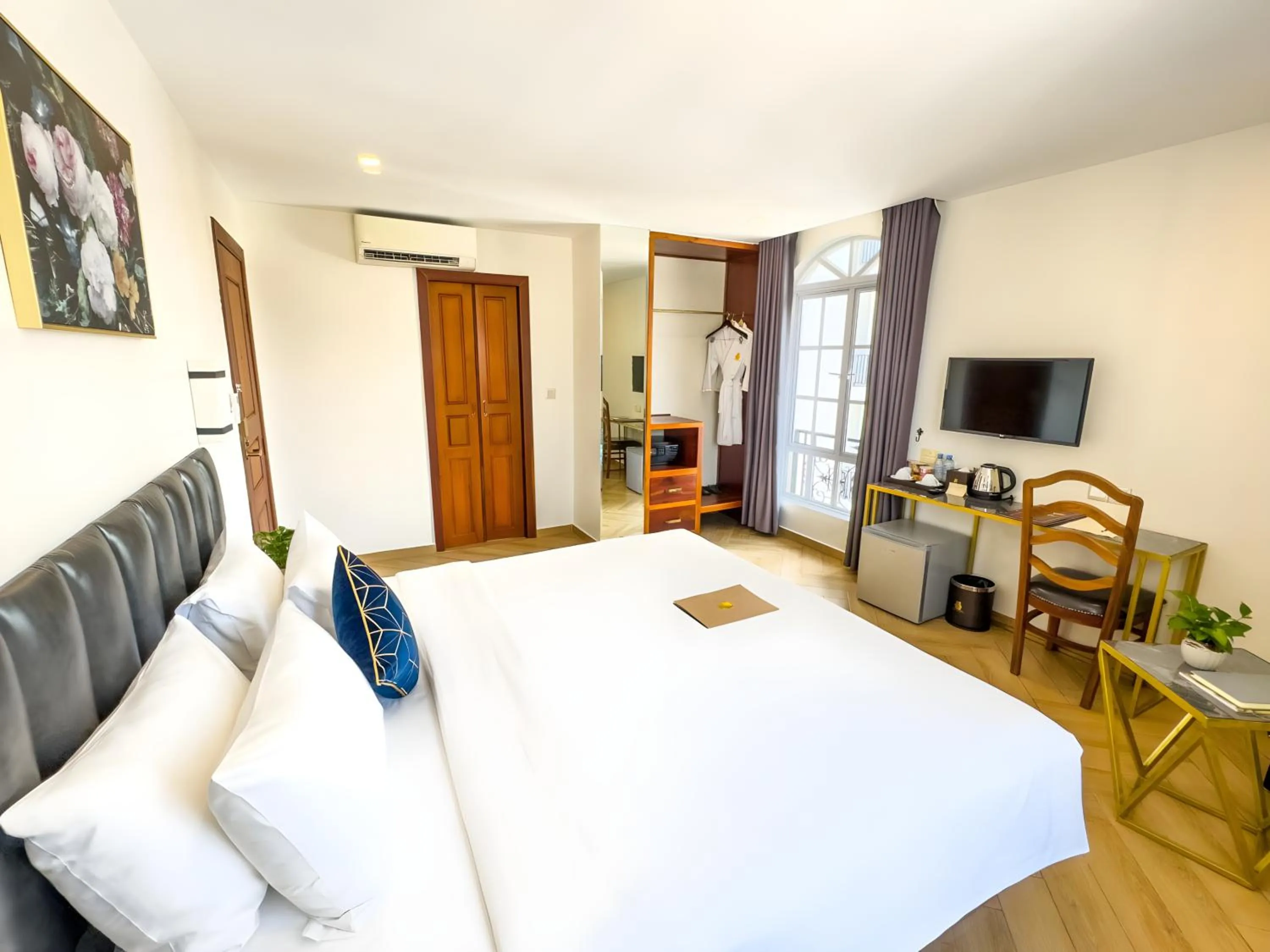 Bed in Mettavary Hotel