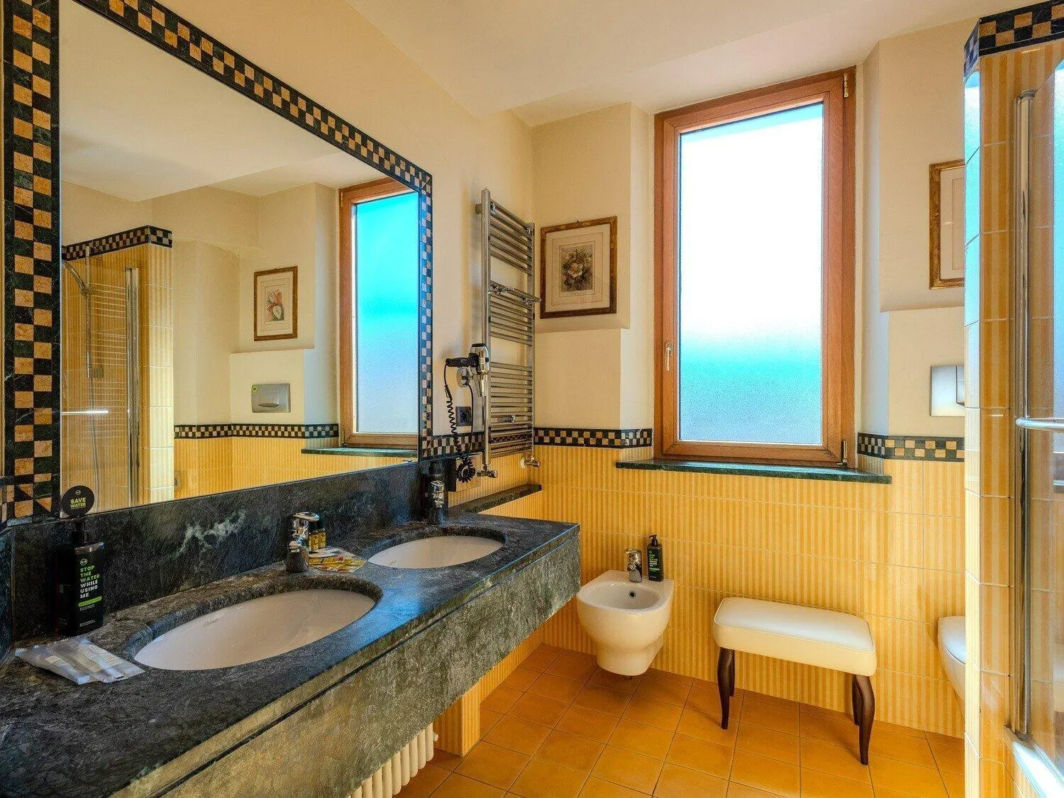 Bathroom in B&B Hotel Firenze Pitti Palace al Ponte Vecchio