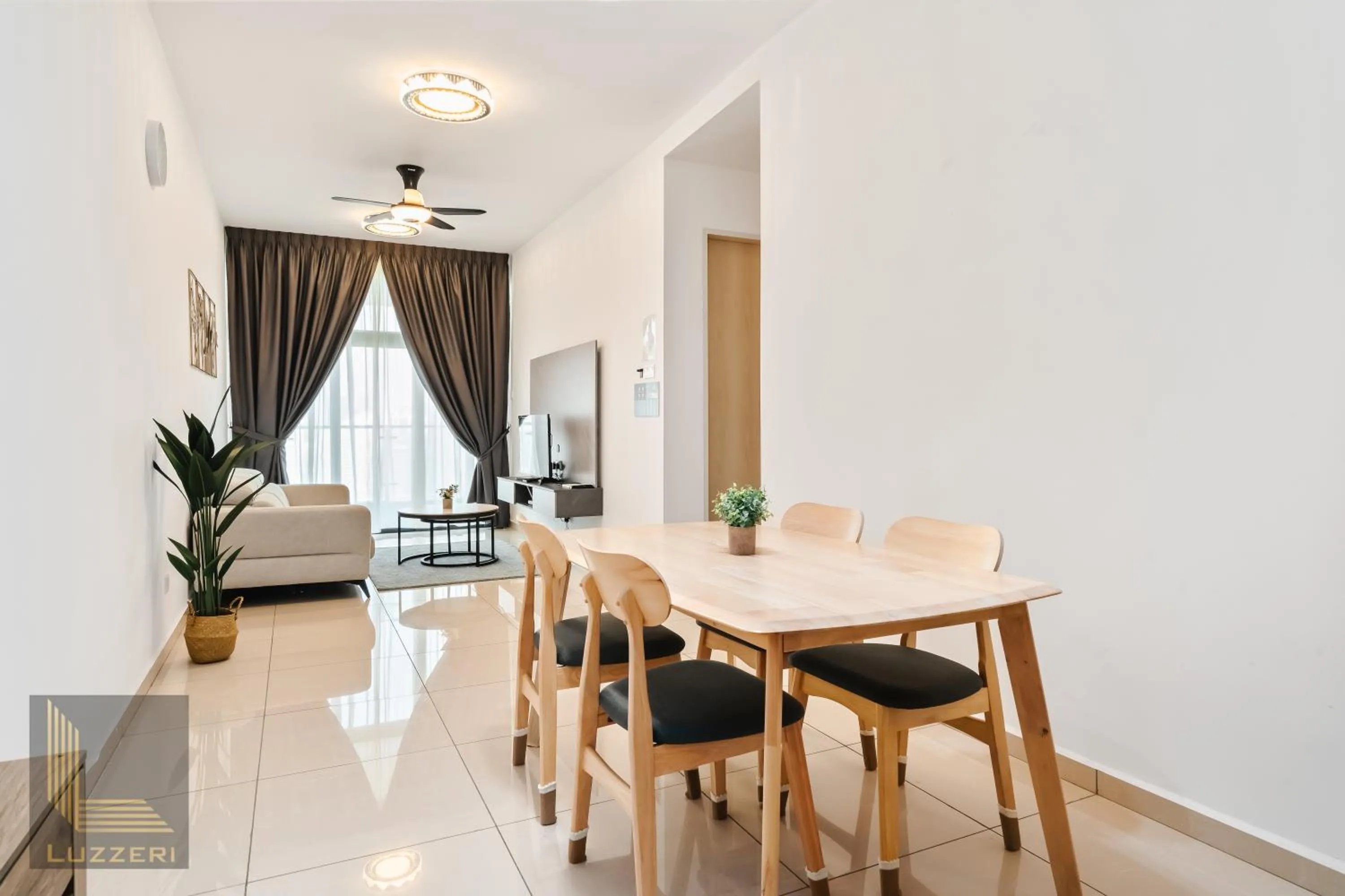 Dining area in Legasi Kampung Baru Guesthouse