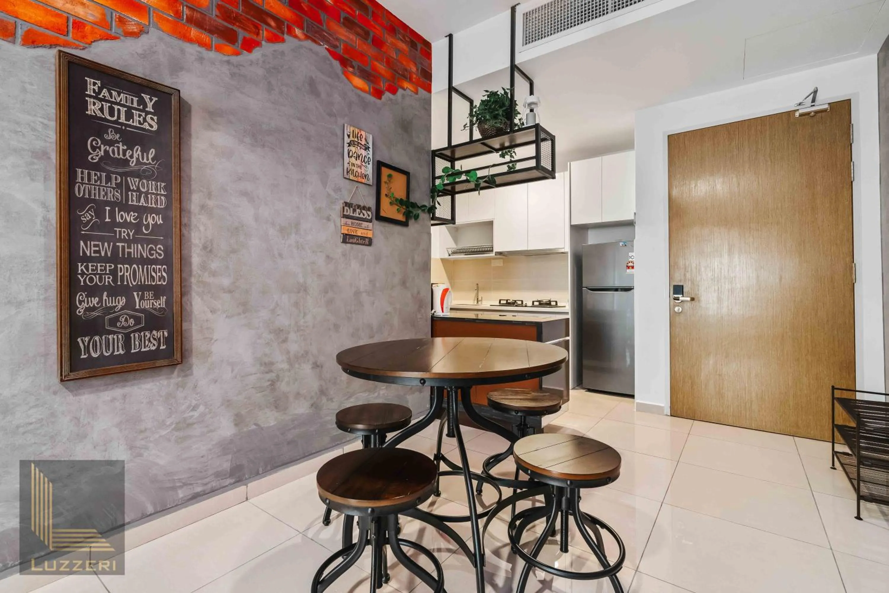 Dining area in Legasi Kampung Baru Guesthouse