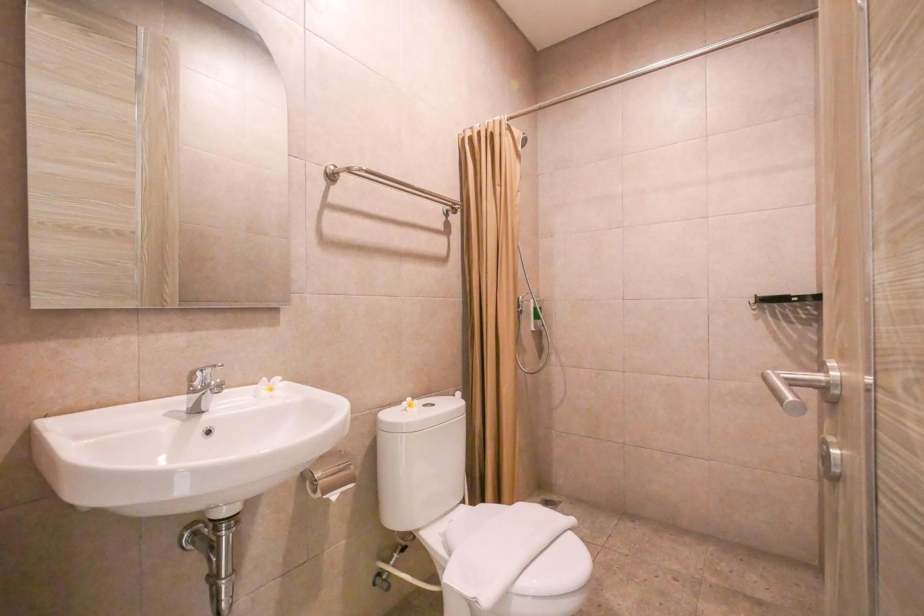 Shower in Nivasa Hotel