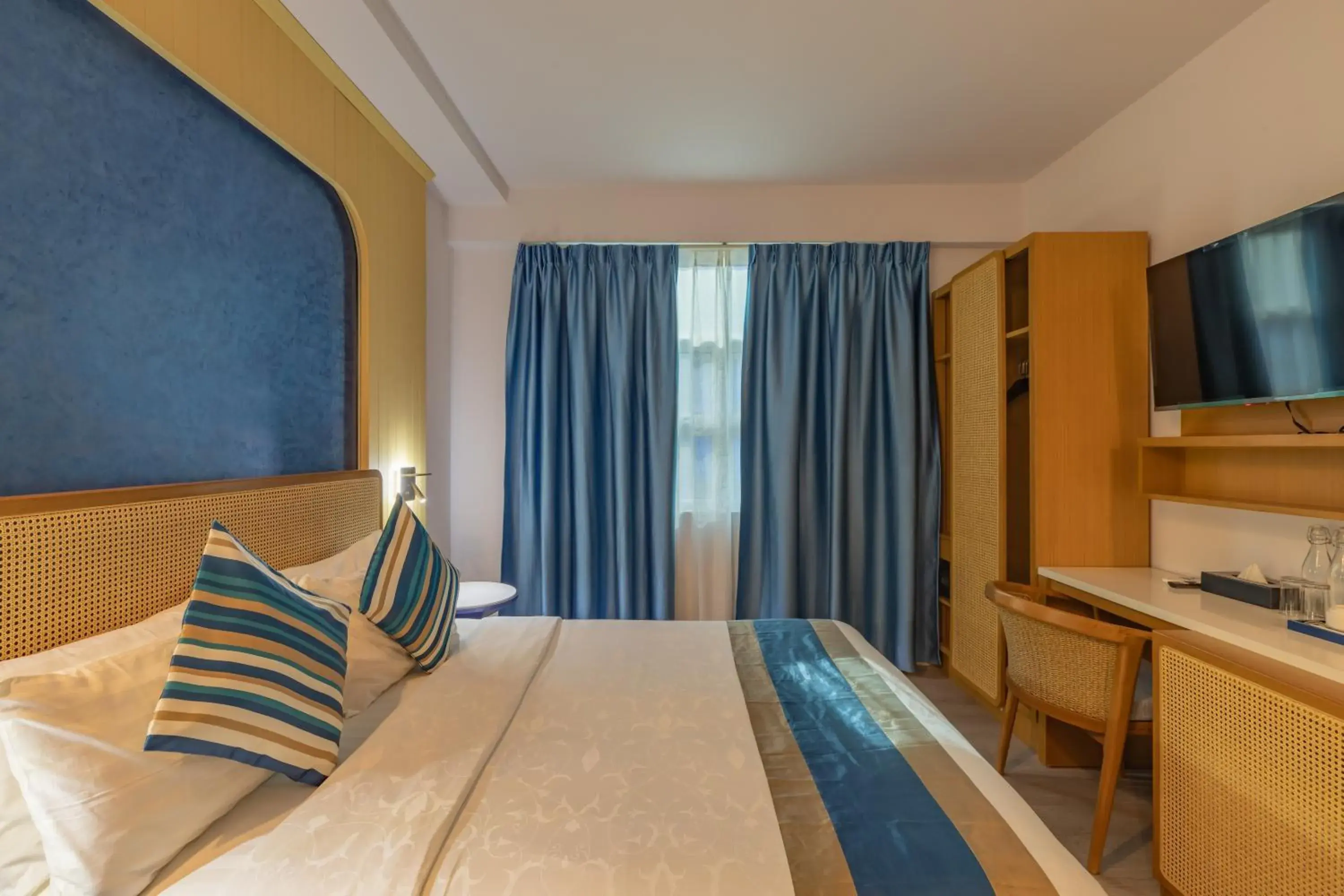 Bedroom, Bed in UMET Seaview Hotel with Free Airport Pick up and Drop T&C Apply Bedroom, Bed in UMET Seaview Hotel with Free Airport Pick up and Drop T&C Apply