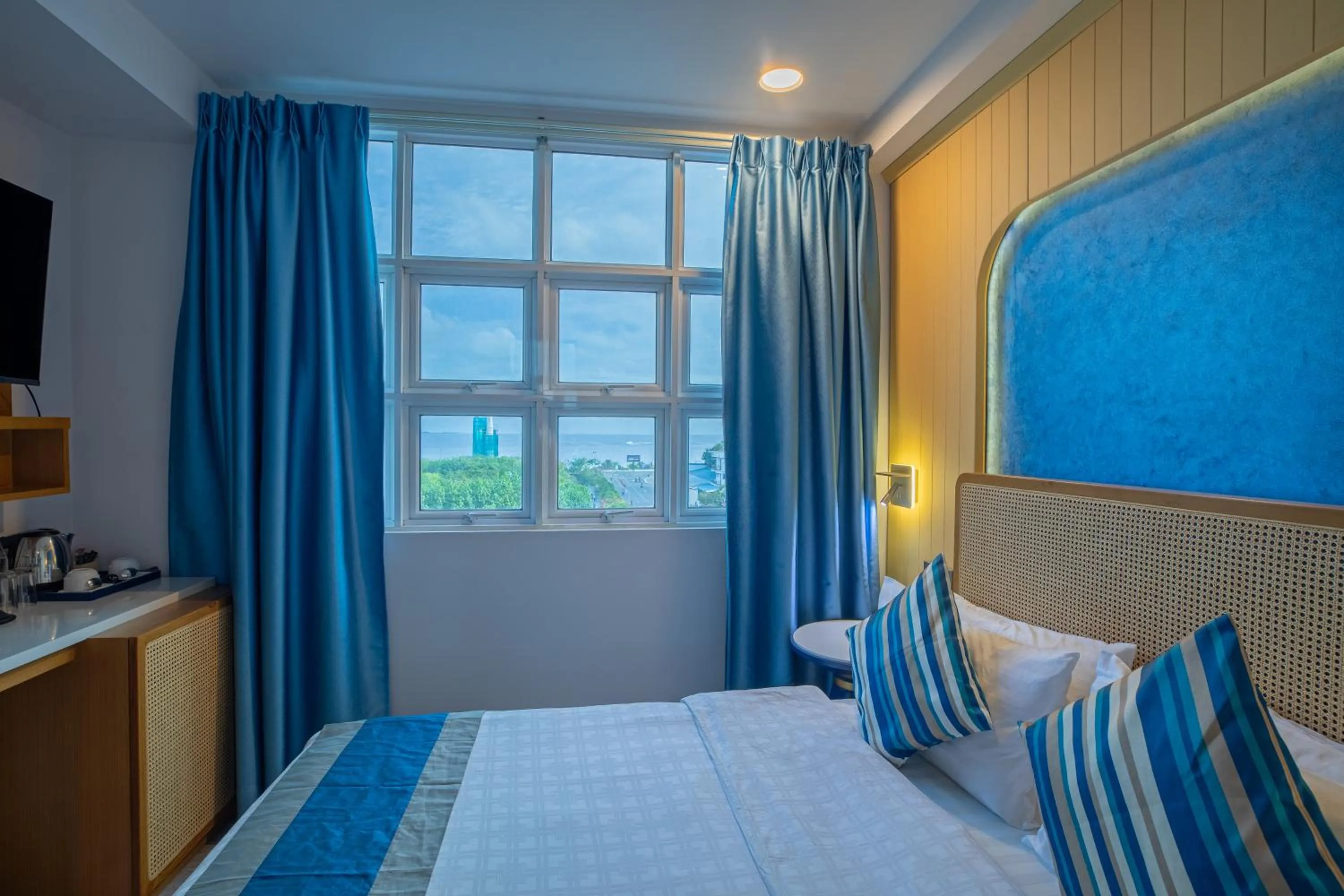 Bed in UMET Seaview Hotel with Free Airport Pick up and Drop T&C Apply