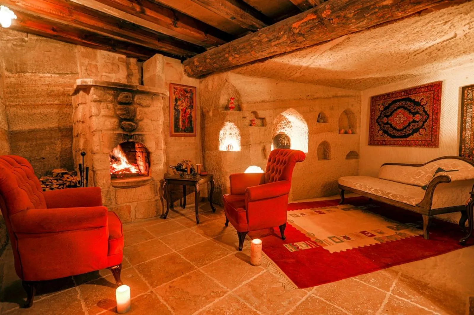 flat iron in Sinasos Palace Cave Hotel