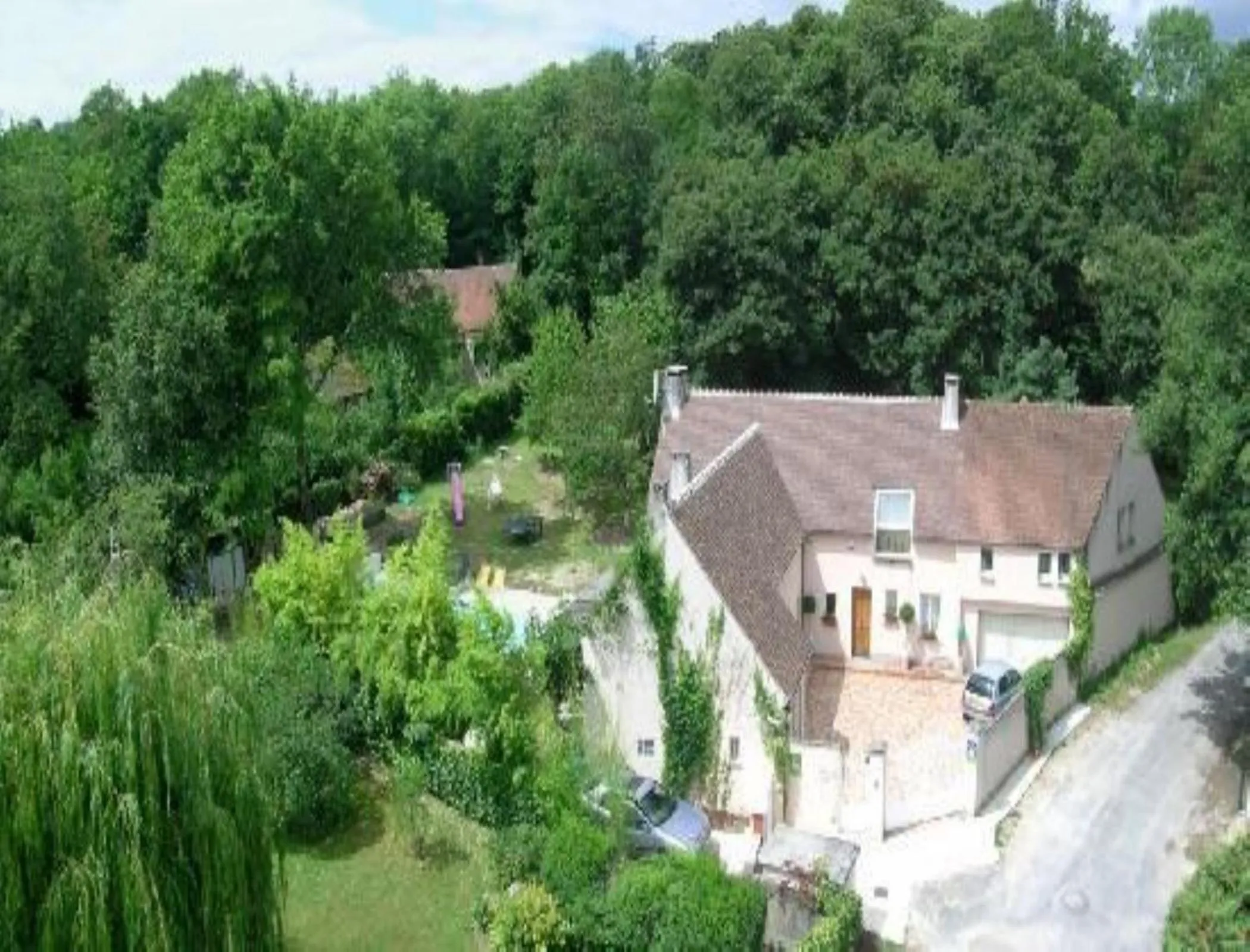 Property building in Le Jardin des Roches