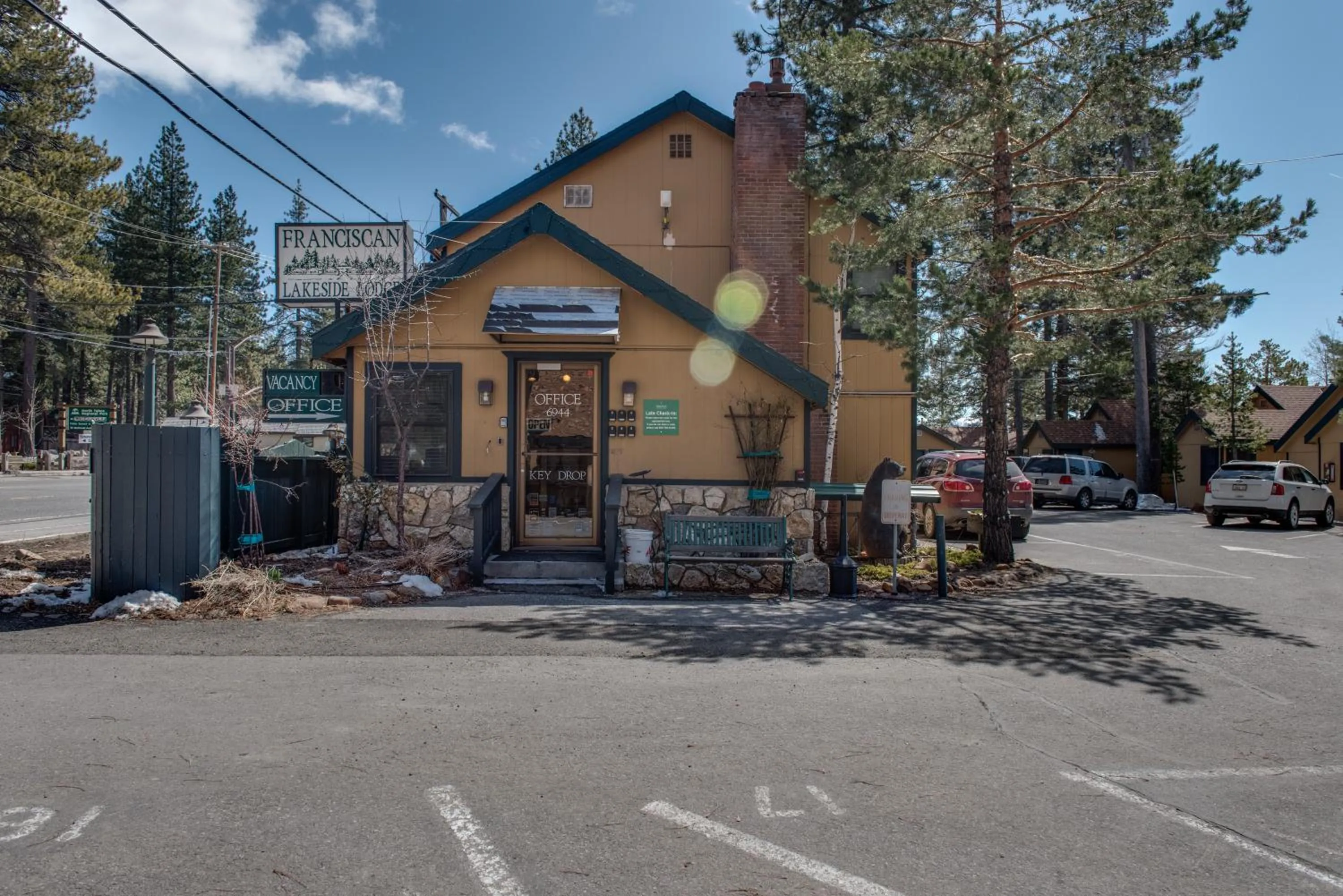 Facade/entrance in Franciscan Lodge