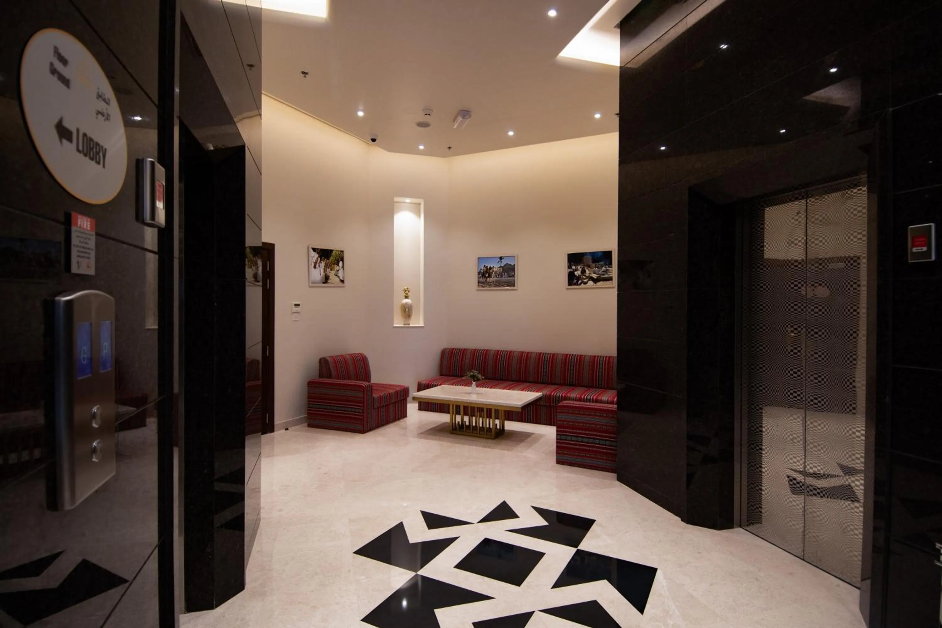 Lobby or reception in ROZANA HOTEL