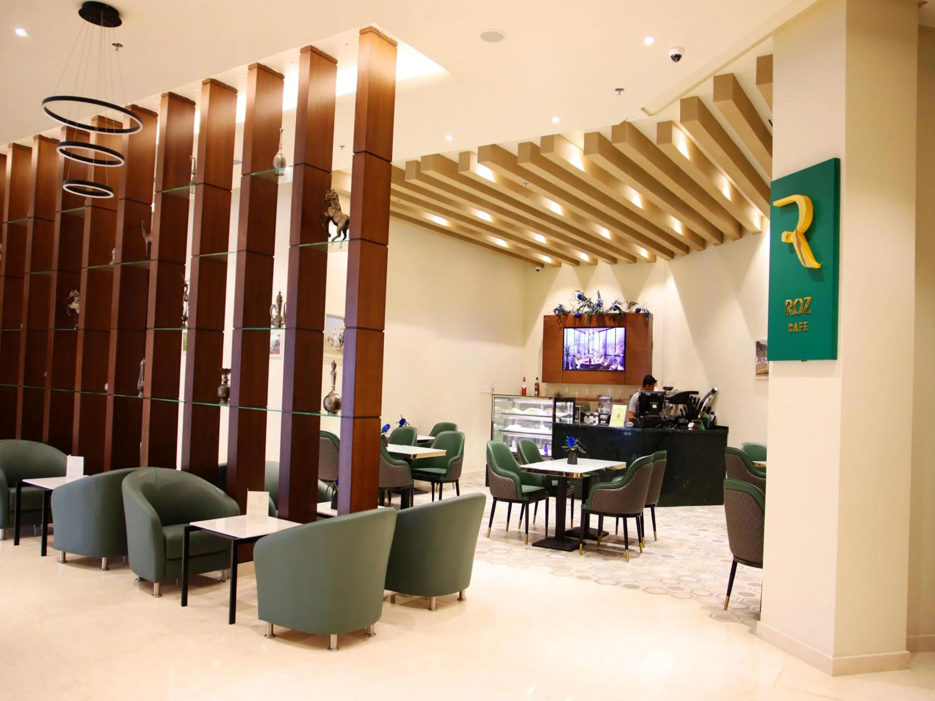 Restaurant/places to eat in ROZANA HOTEL