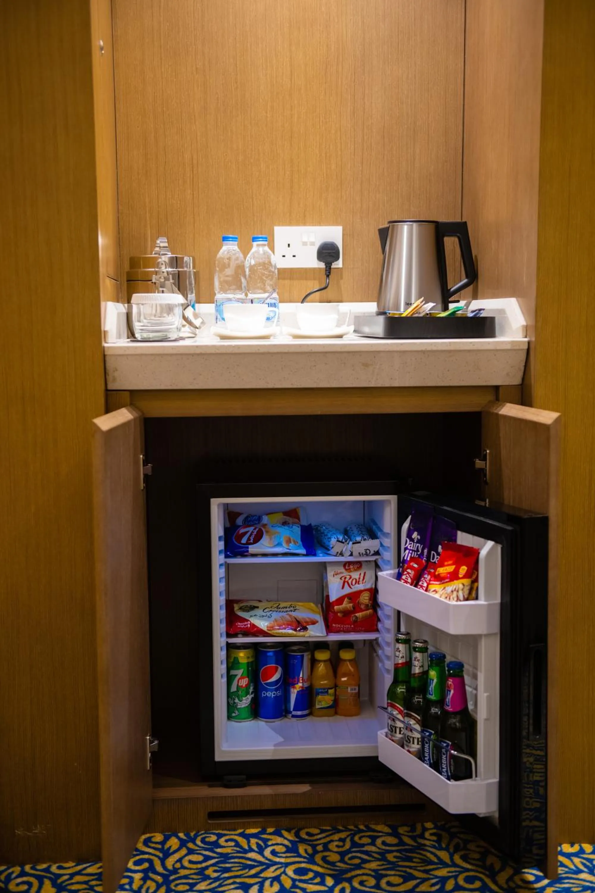 Coffee/tea facilities in ROZANA HOTEL