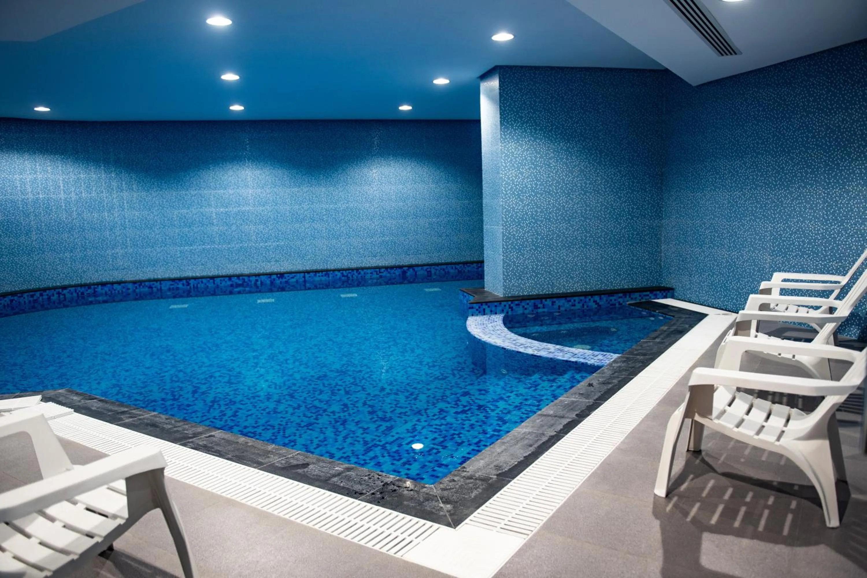 Swimming pool in ROZANA HOTEL