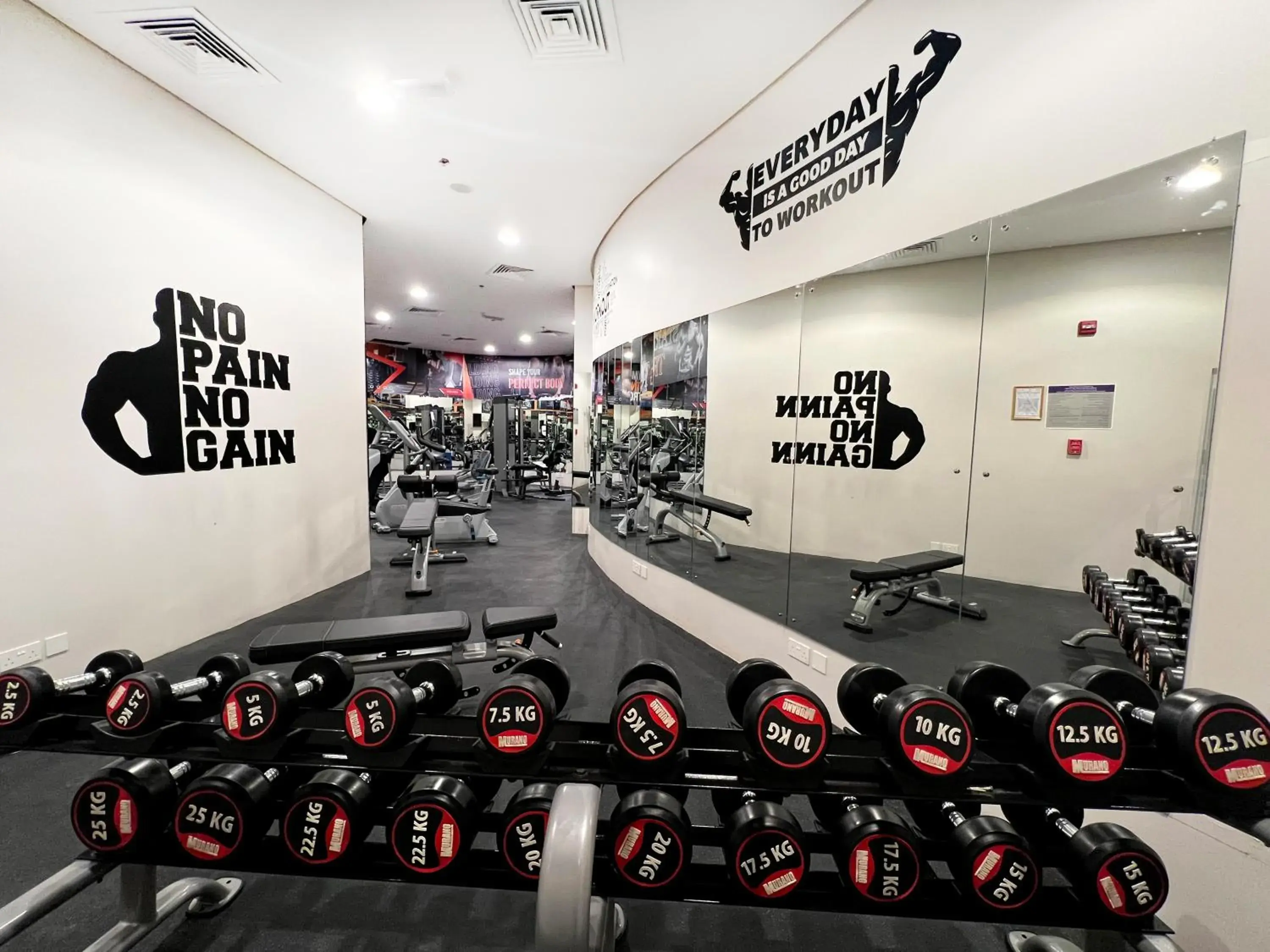 Fitness centre/facilities in ROZANA HOTEL Fitness centre/facilities in ROZANA HOTEL