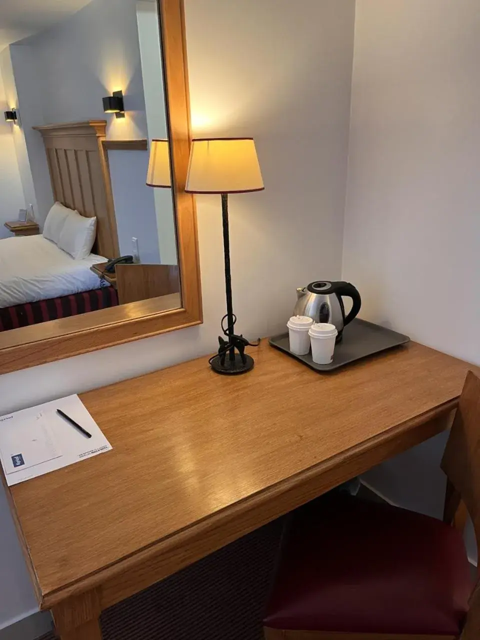 Coffee/tea facilities, Bed in KYRIAD CREIL - Chantilly Nord Coffee/tea facilities, Bed in KYRIAD CREIL - Chantilly Nord