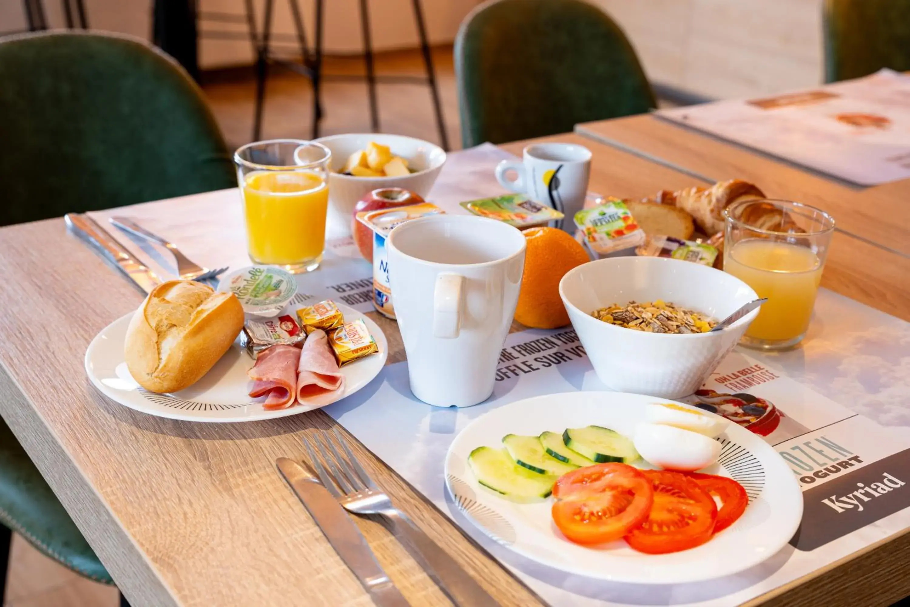 Breakfast in KYRIAD CREIL - Chantilly Nord Breakfast in KYRIAD CREIL - Chantilly Nord