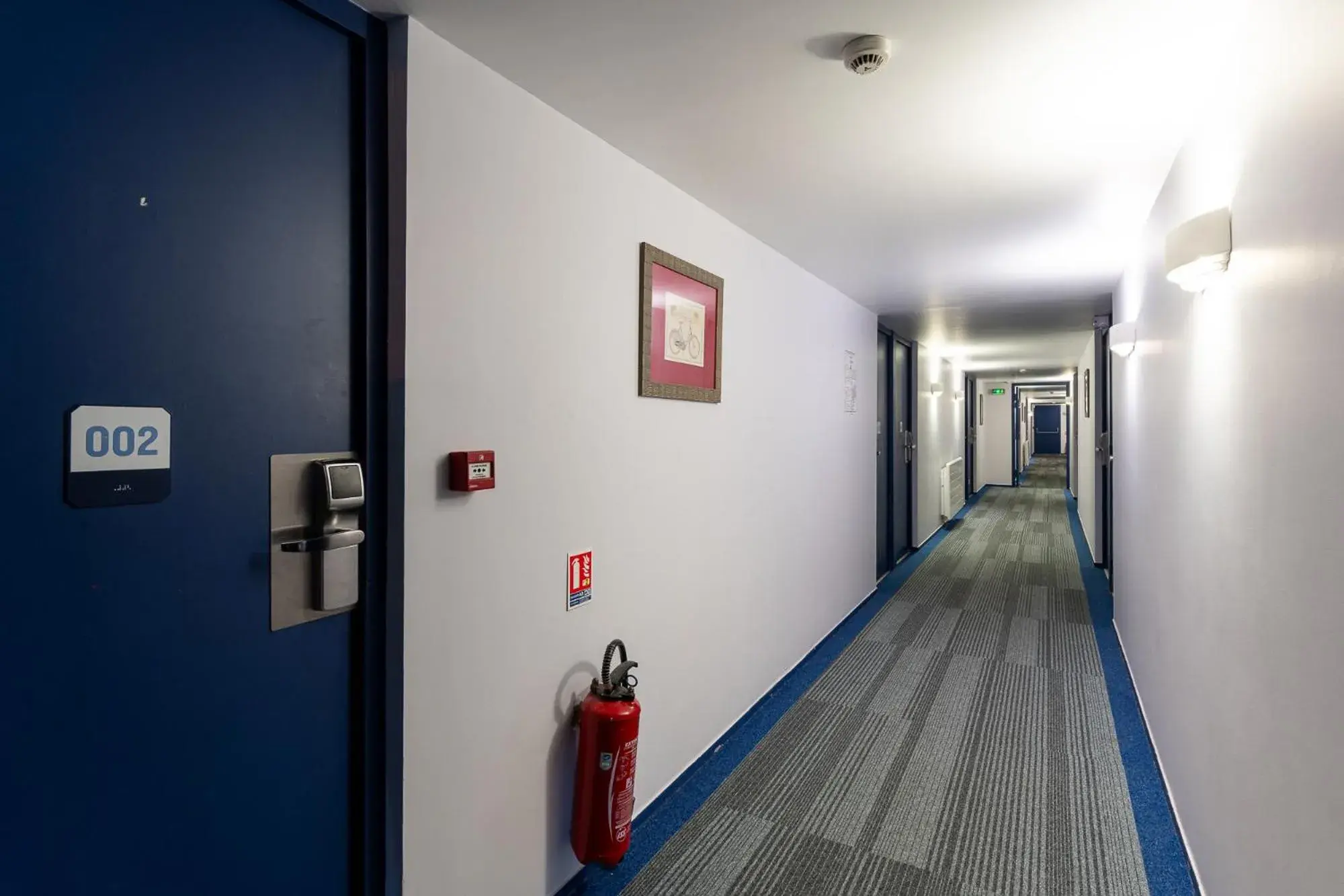Property building in KYRIAD CREIL - Chantilly Nord Property building in KYRIAD CREIL - Chantilly Nord