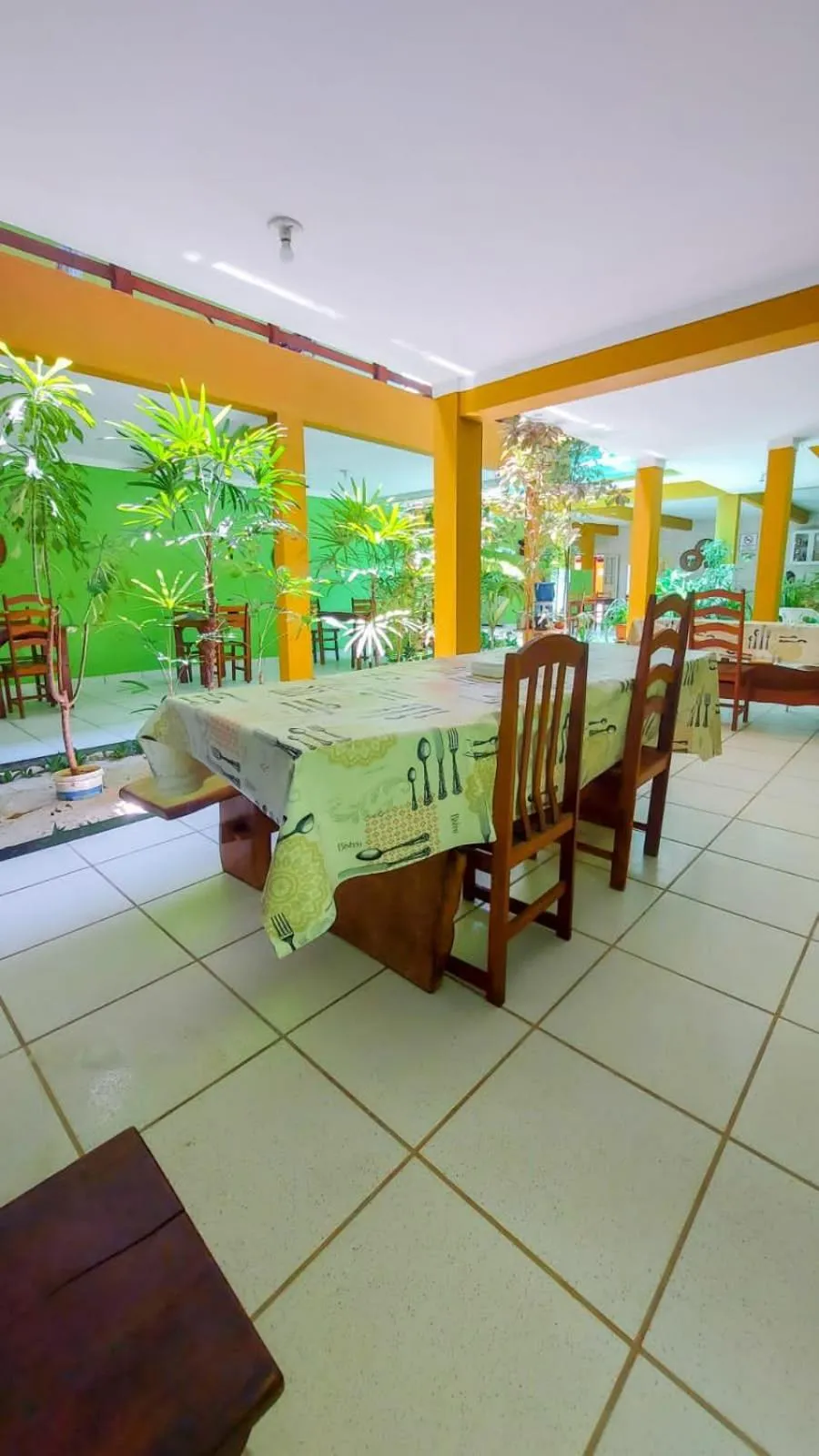 Restaurant/places to eat in Pousada Recanto Lagoa Azul