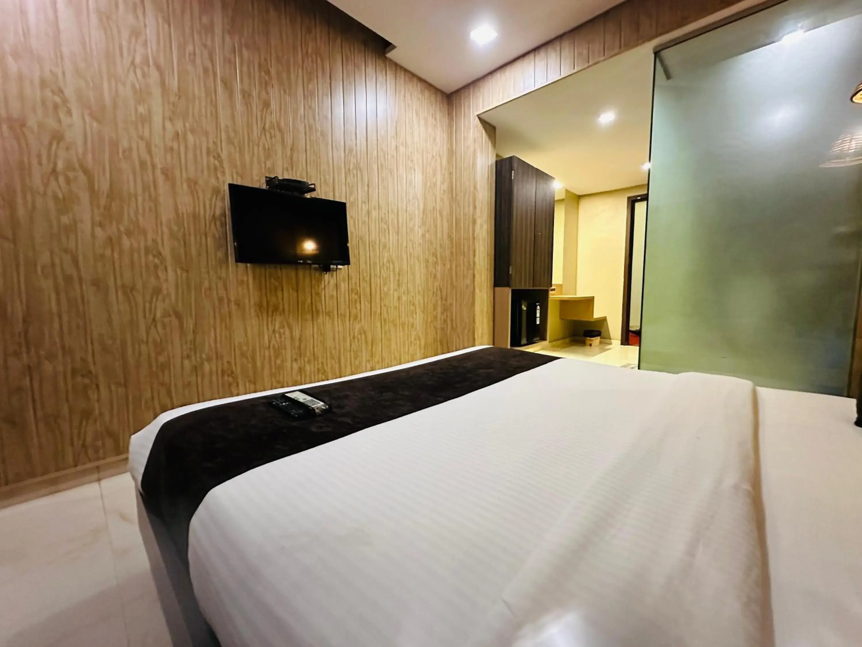 Hotel Merakee - Near Dahisar Mira Road Mumbai Hotel Merakee - Near Dahisar Mira Road Mumbai