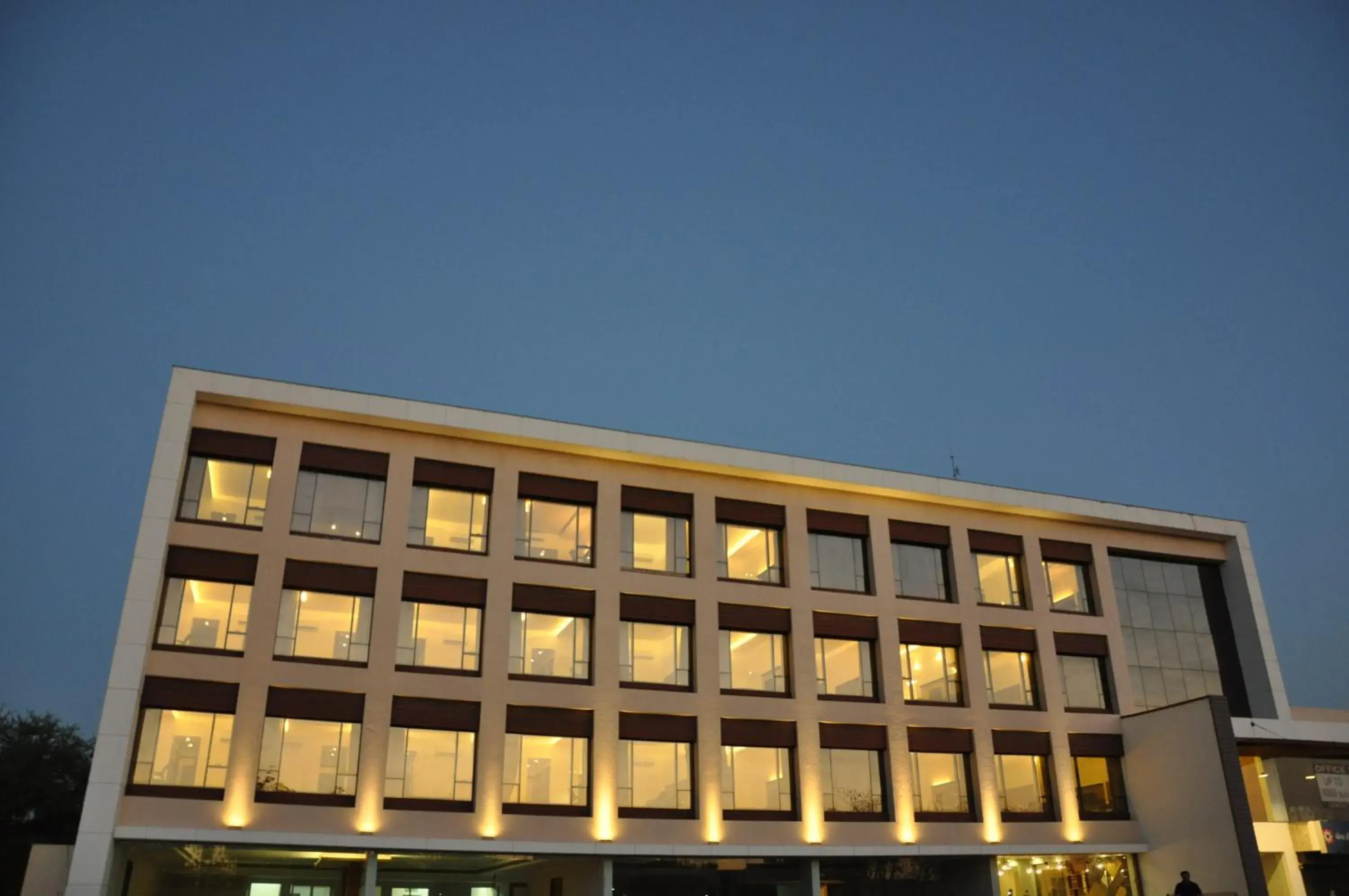 Property building in Pride Biznotel Manjusar Vadodara Near Sokhda Lake Property building in Pride Biznotel Manjusar Vadodara Near Sokhda Lake