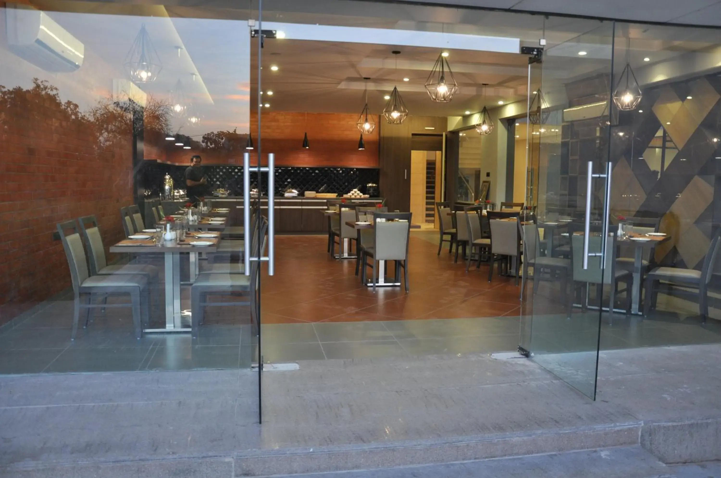 Restaurant/places to eat in Pride Biznotel Manjusar Vadodara Near Sokhda Lake Restaurant/places to eat in Pride Biznotel Manjusar Vadodara Near Sokhda Lake