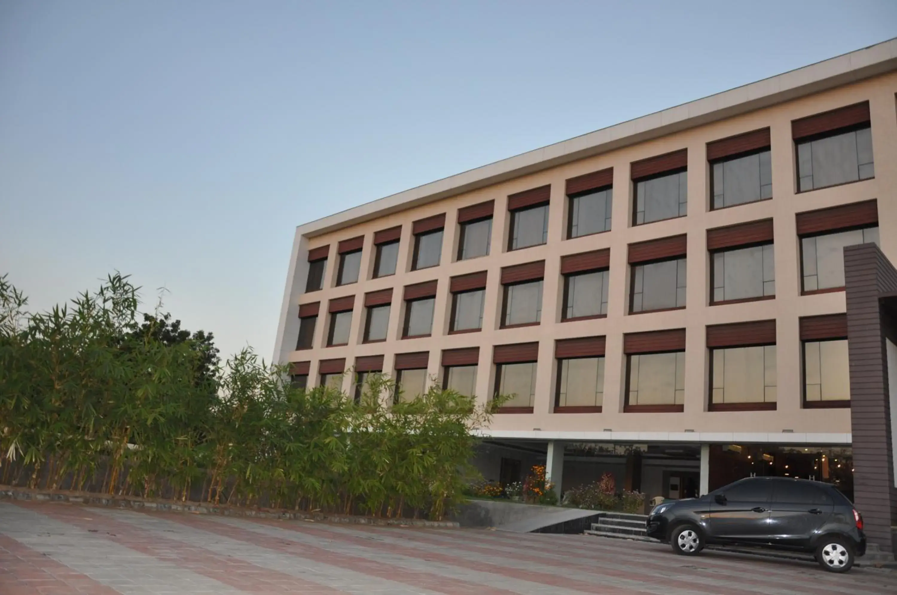 Property building in Pride Biznotel Manjusar Vadodara Near Sokhda Lake Property building in Pride Biznotel Manjusar Vadodara Near Sokhda Lake