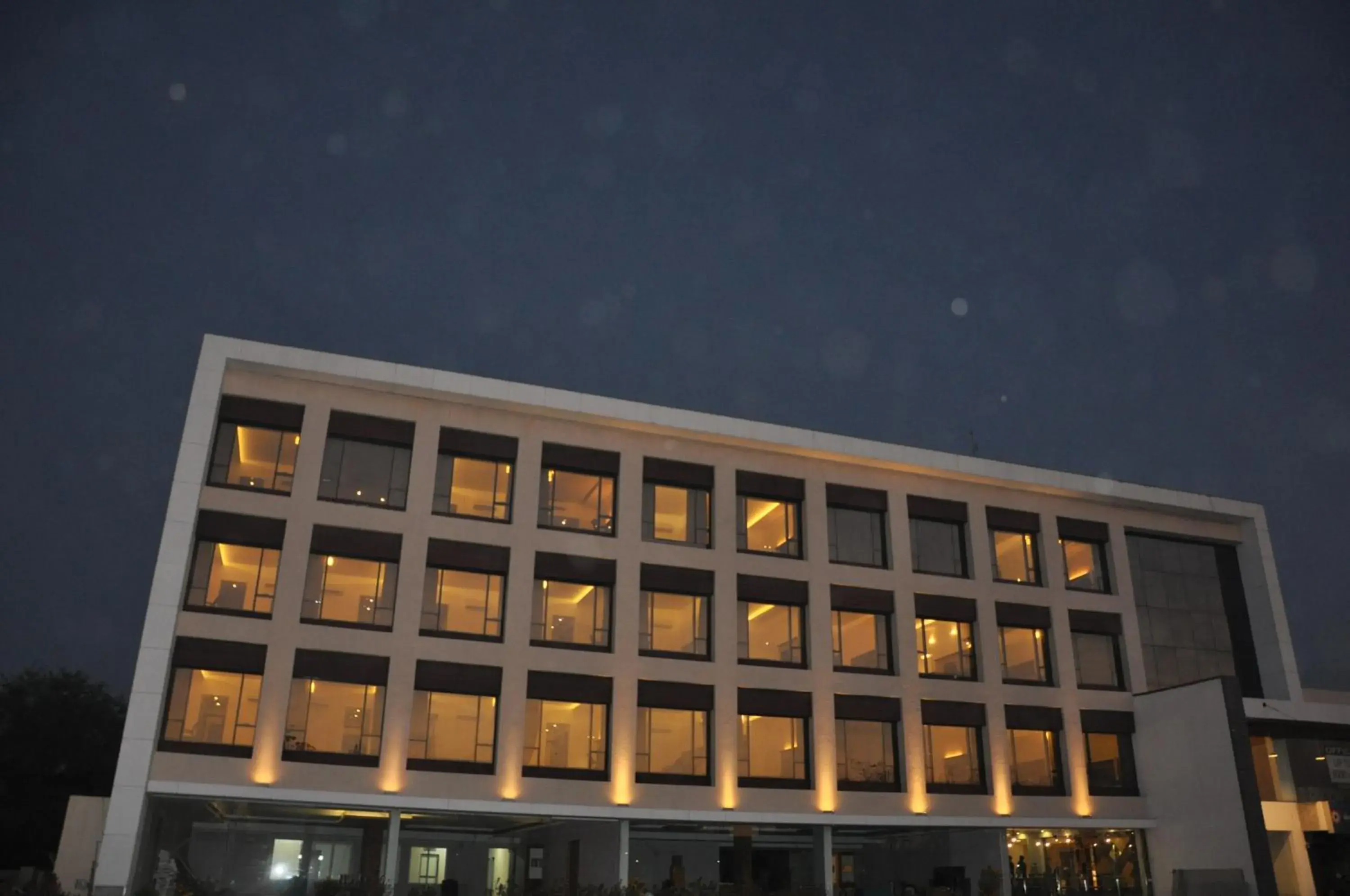 Property building in Pride Biznotel Manjusar Vadodara Near Sokhda Lake Property building in Pride Biznotel Manjusar Vadodara Near Sokhda Lake