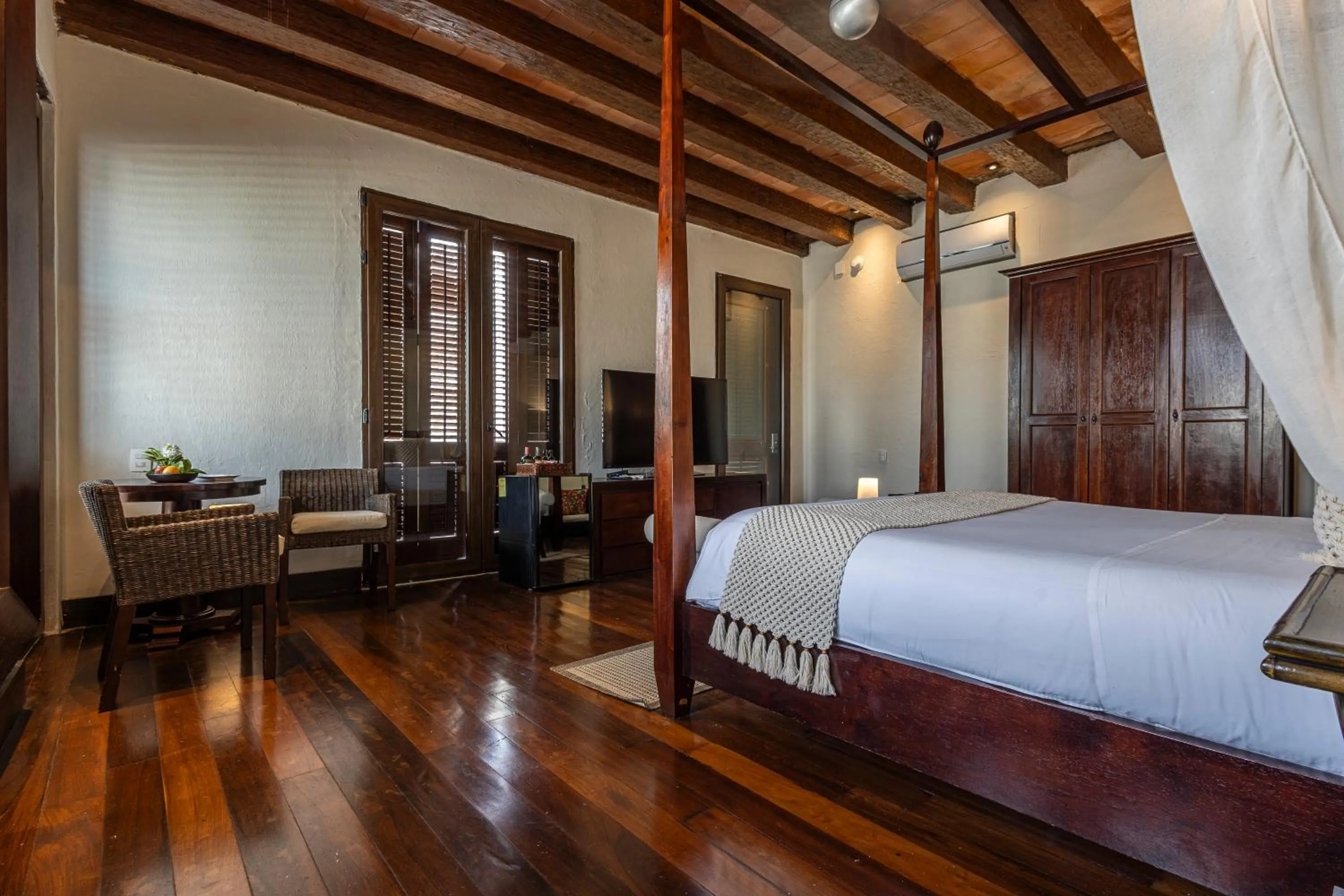 Photo of the whole room, Bed in Ananda Hotel Boutique