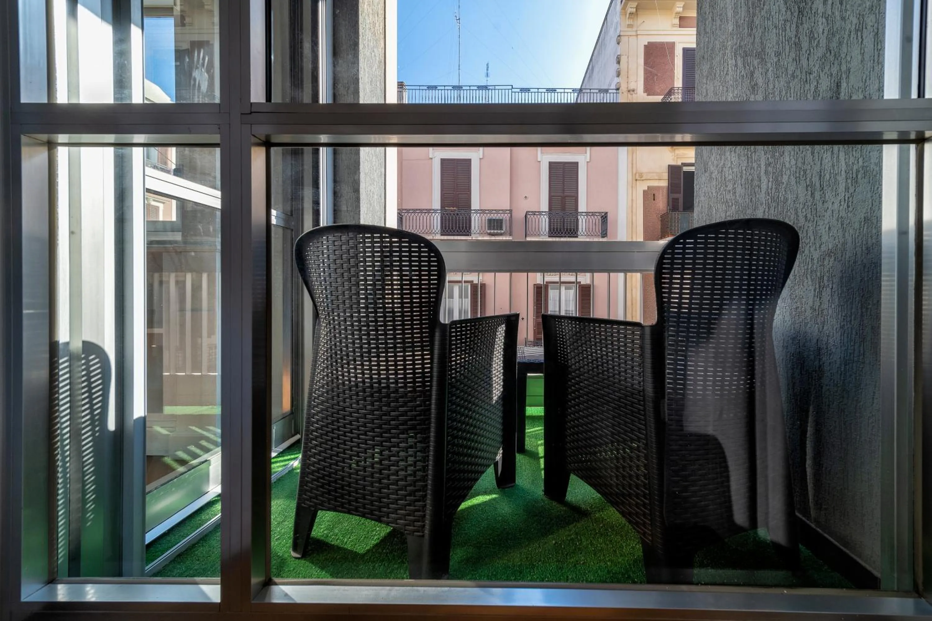 Balcony/Terrace in Dante 138 Class rooms & apartments