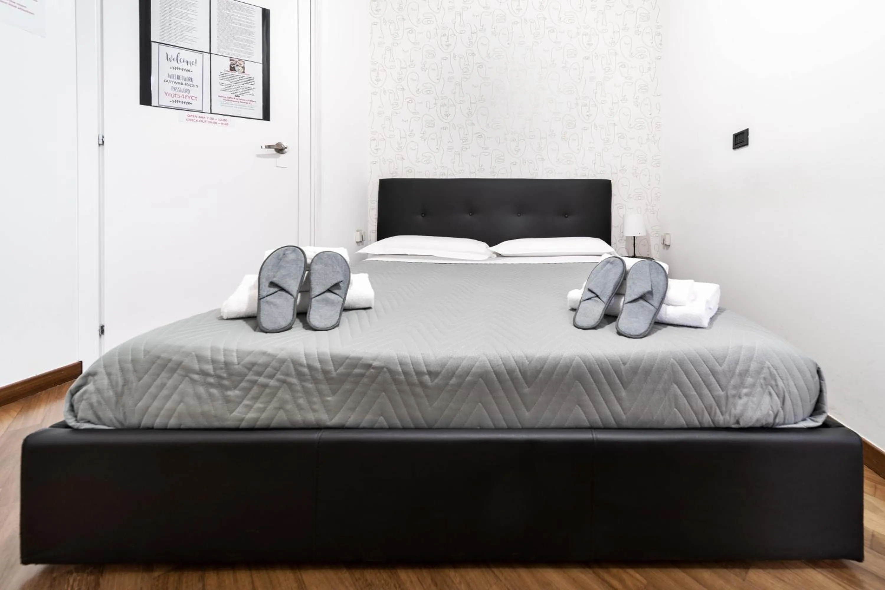 Bedroom, Bed in Dante 138 Class rooms & apartments