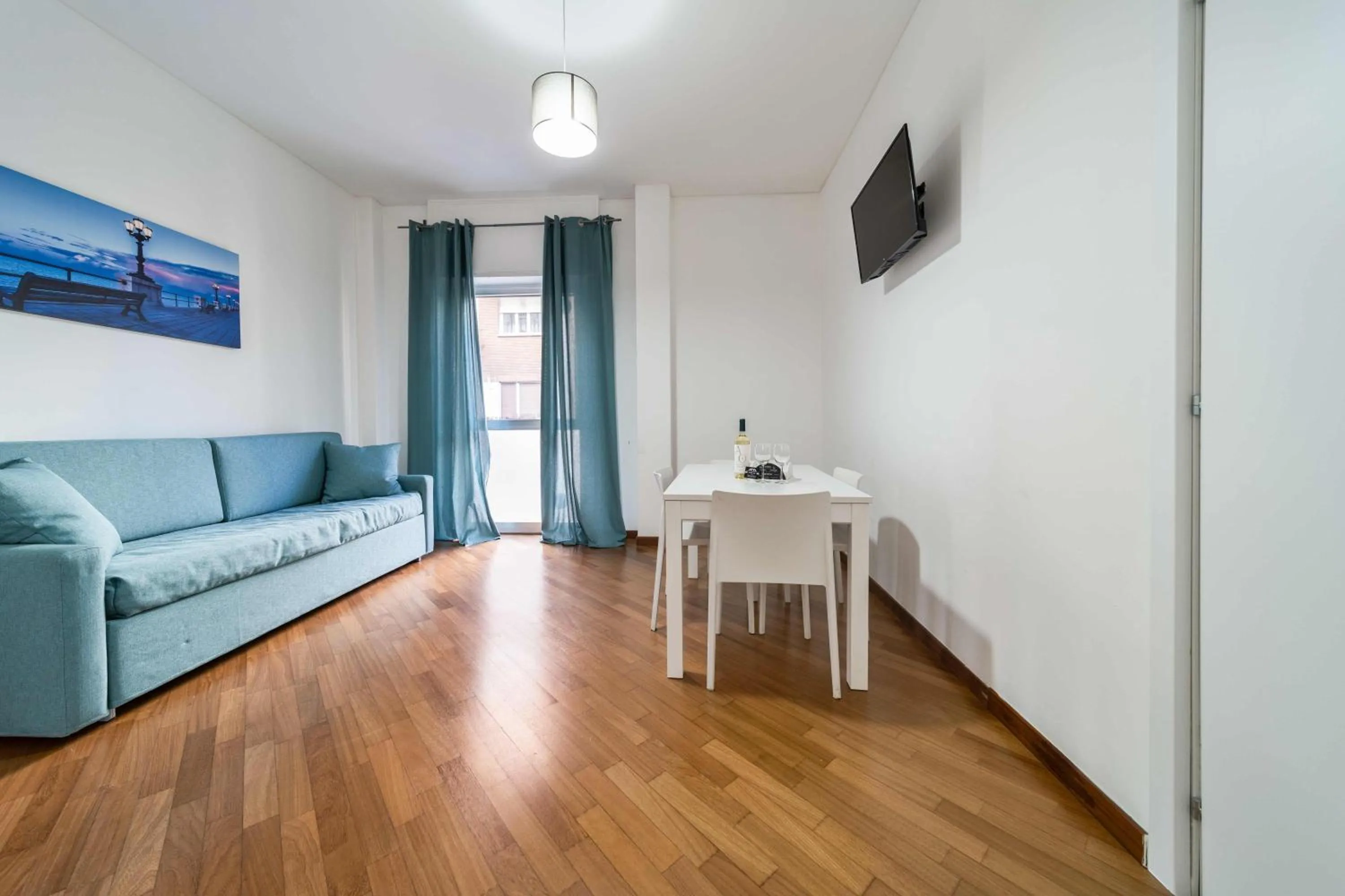 TV and multimedia in Dante 138 Class rooms & apartments