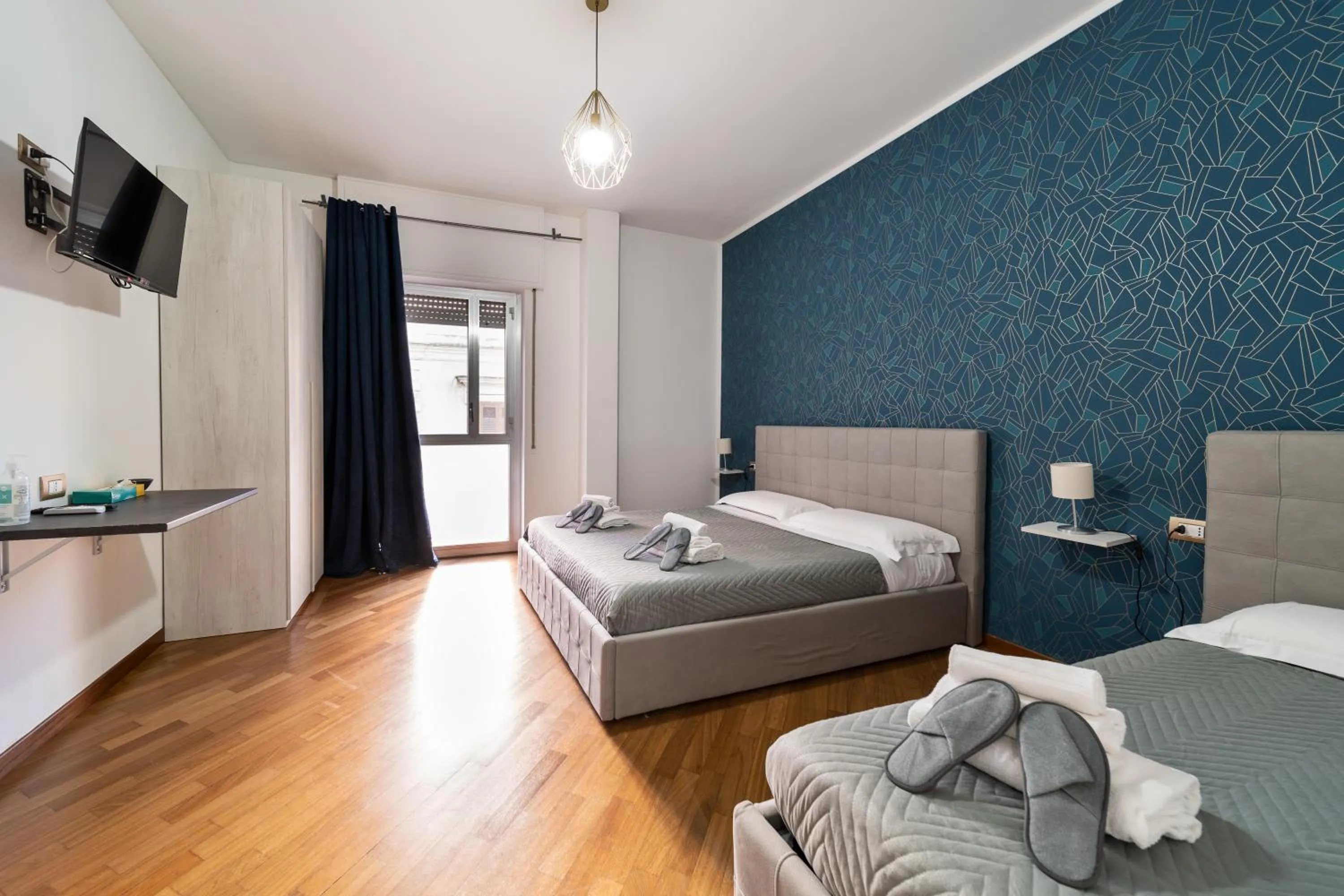 TV and multimedia, Bed in Dante 138 Class rooms & apartments