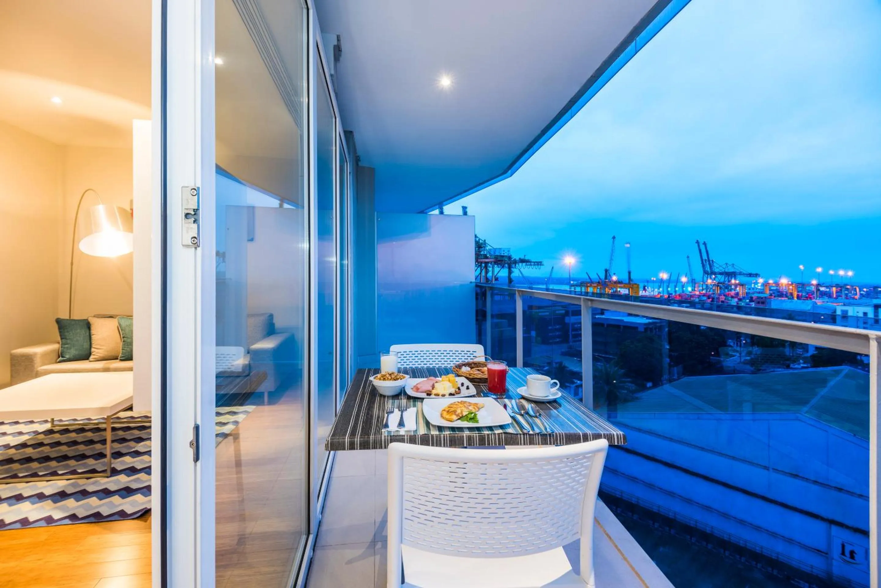 Balcony/Terrace, Bed in Cosmos Pacifico Hotel