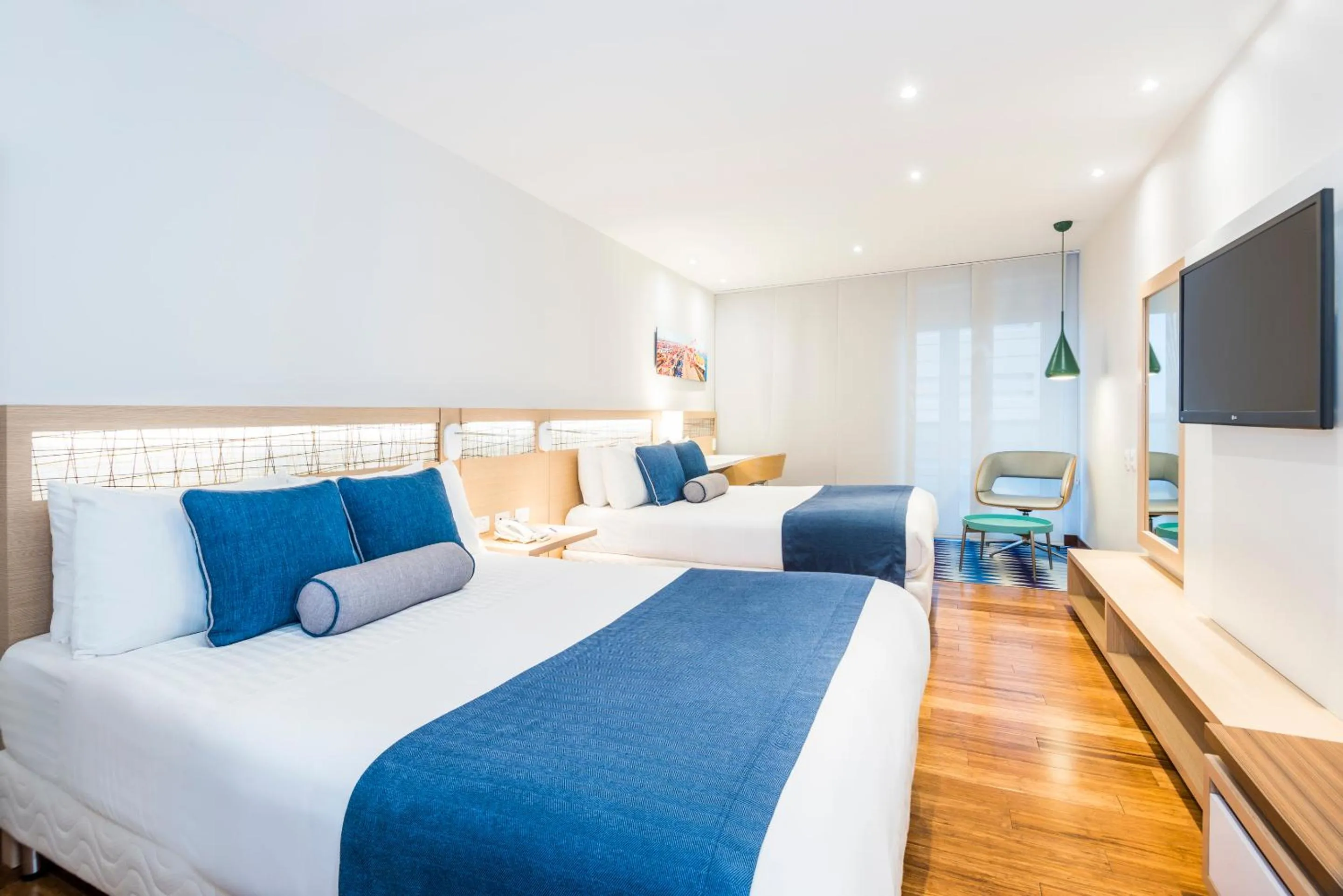 Balcony/Terrace, Bed in Cosmos Pacifico Hotel