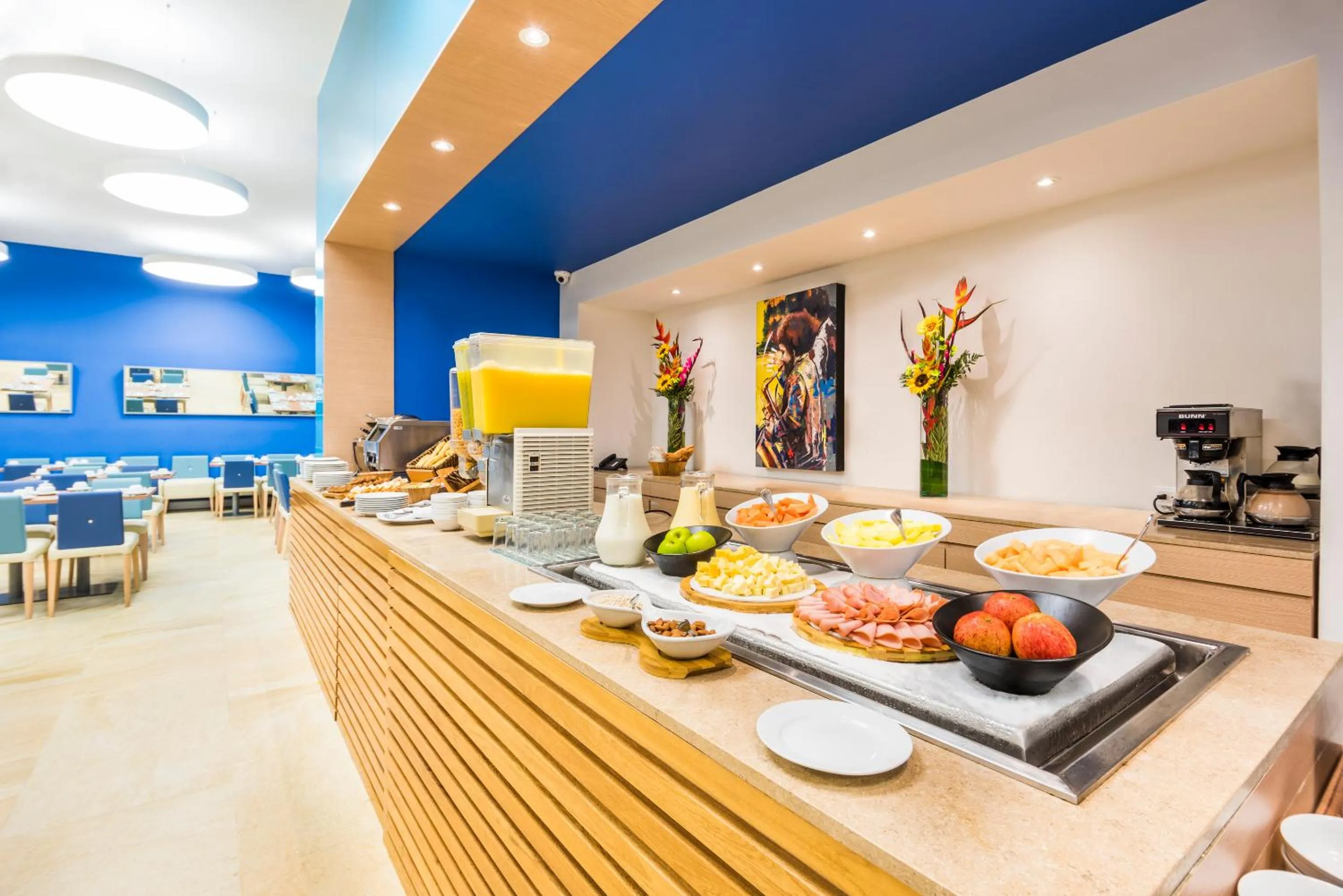 Restaurant/places to eat in Cosmos Pacifico Hotel