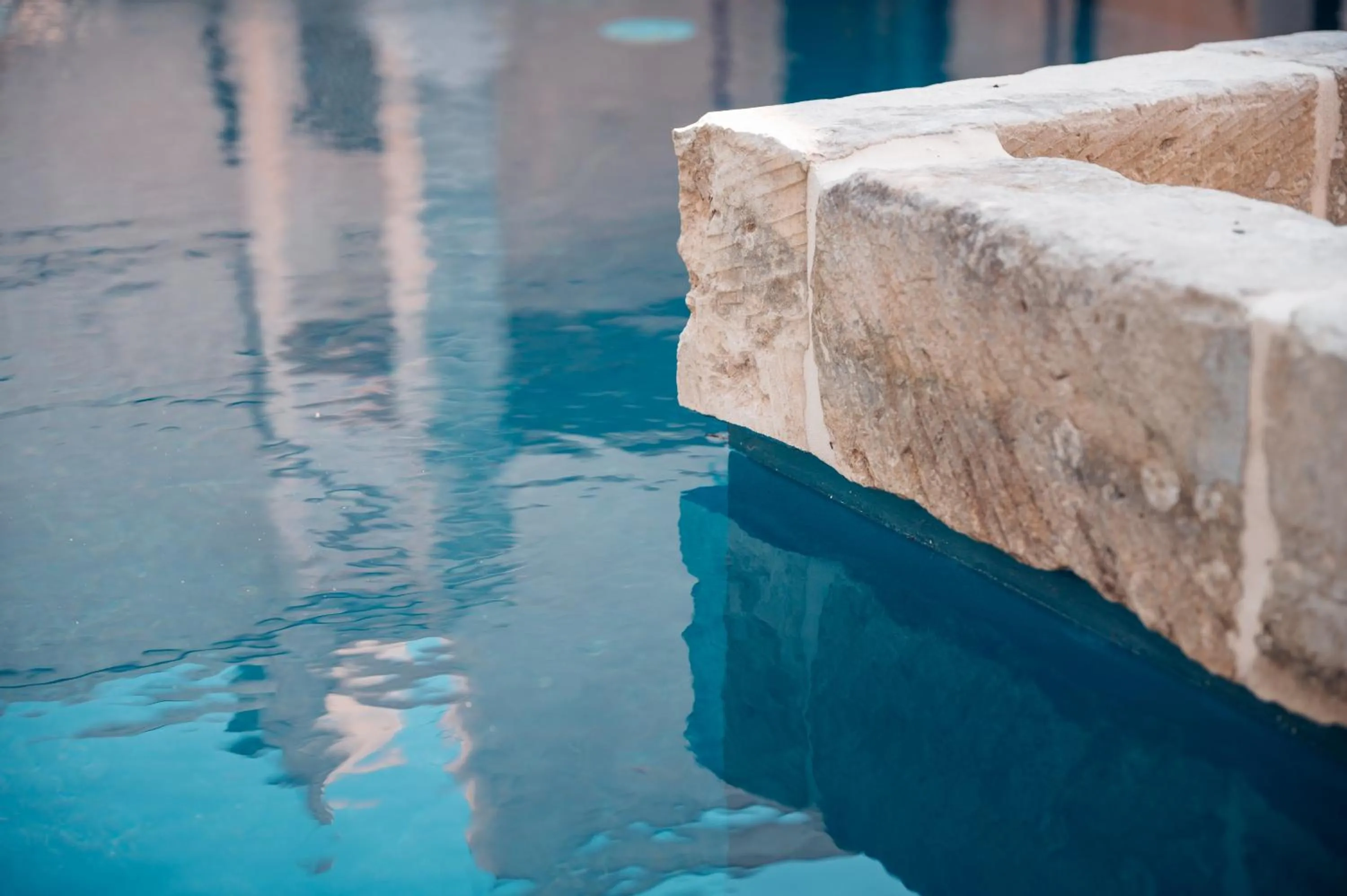 Swimming pool in Tenuta Tresca Suites - Dimora Storica