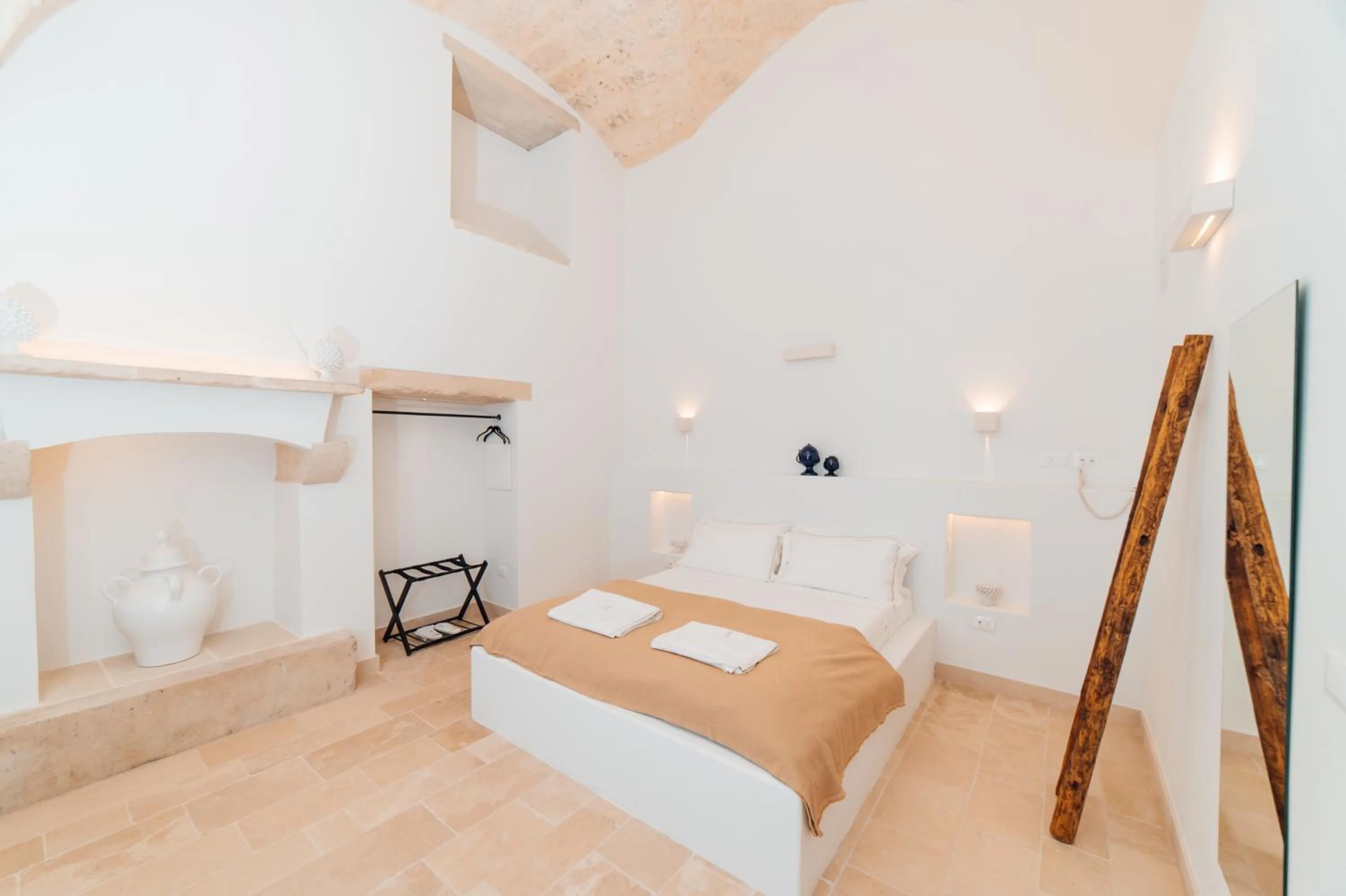 Bed in Tenuta Tresca Suites - Dimora Storica