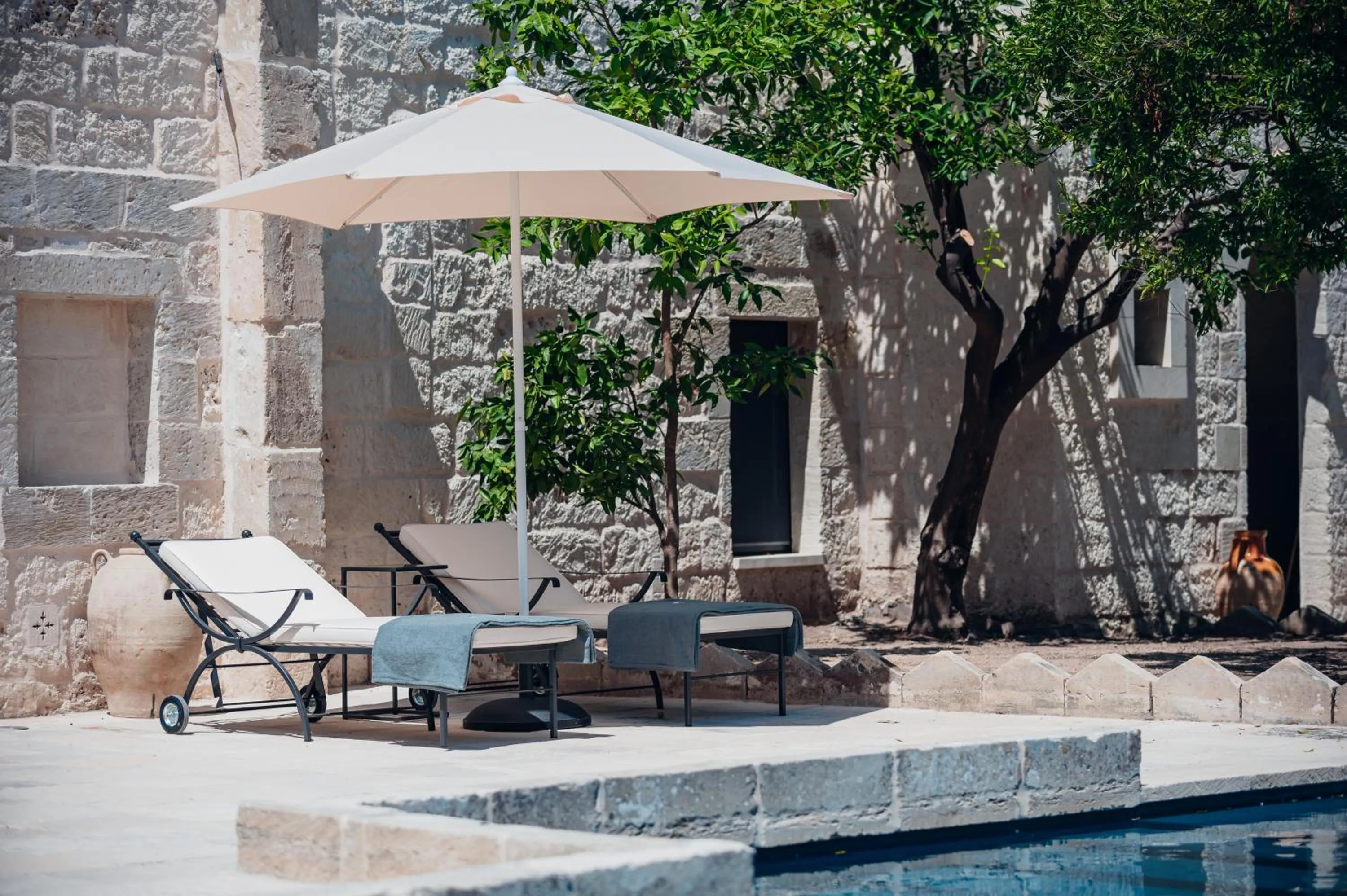 Pool view in Tenuta Tresca Suites - Dimora Storica