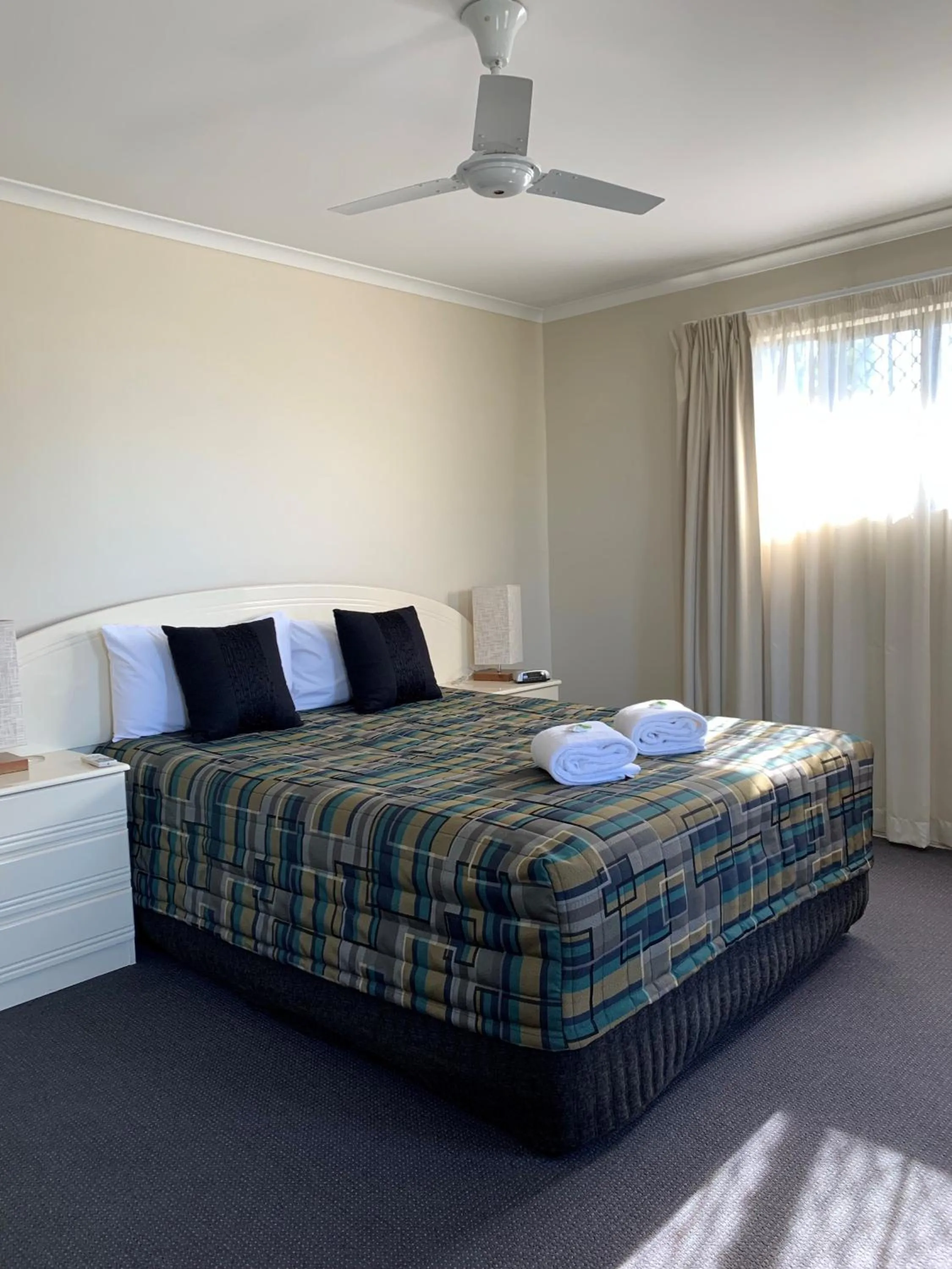 Bed in Biloela Palms Motor Inn