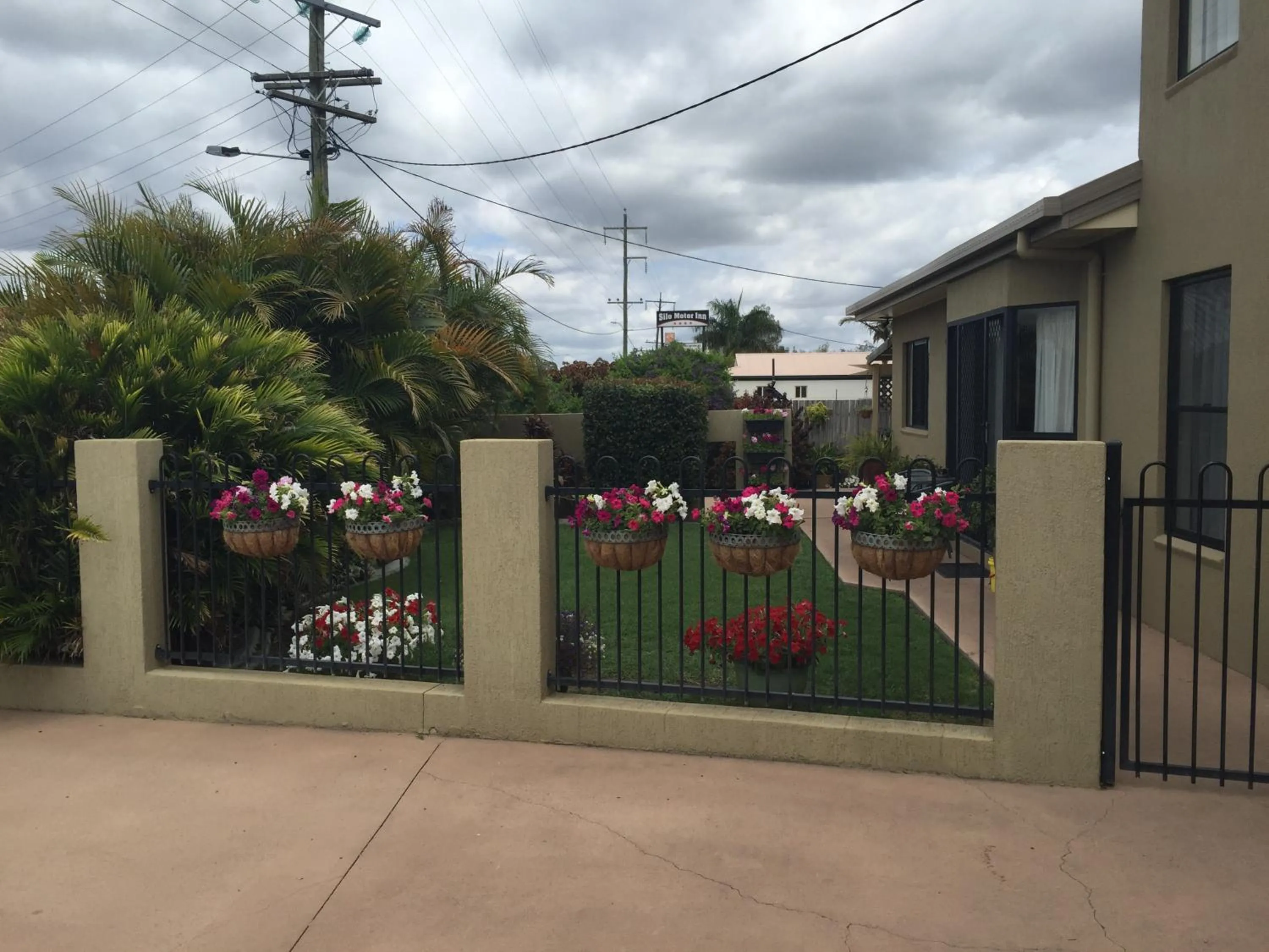 Property building in Biloela Palms Motor Inn