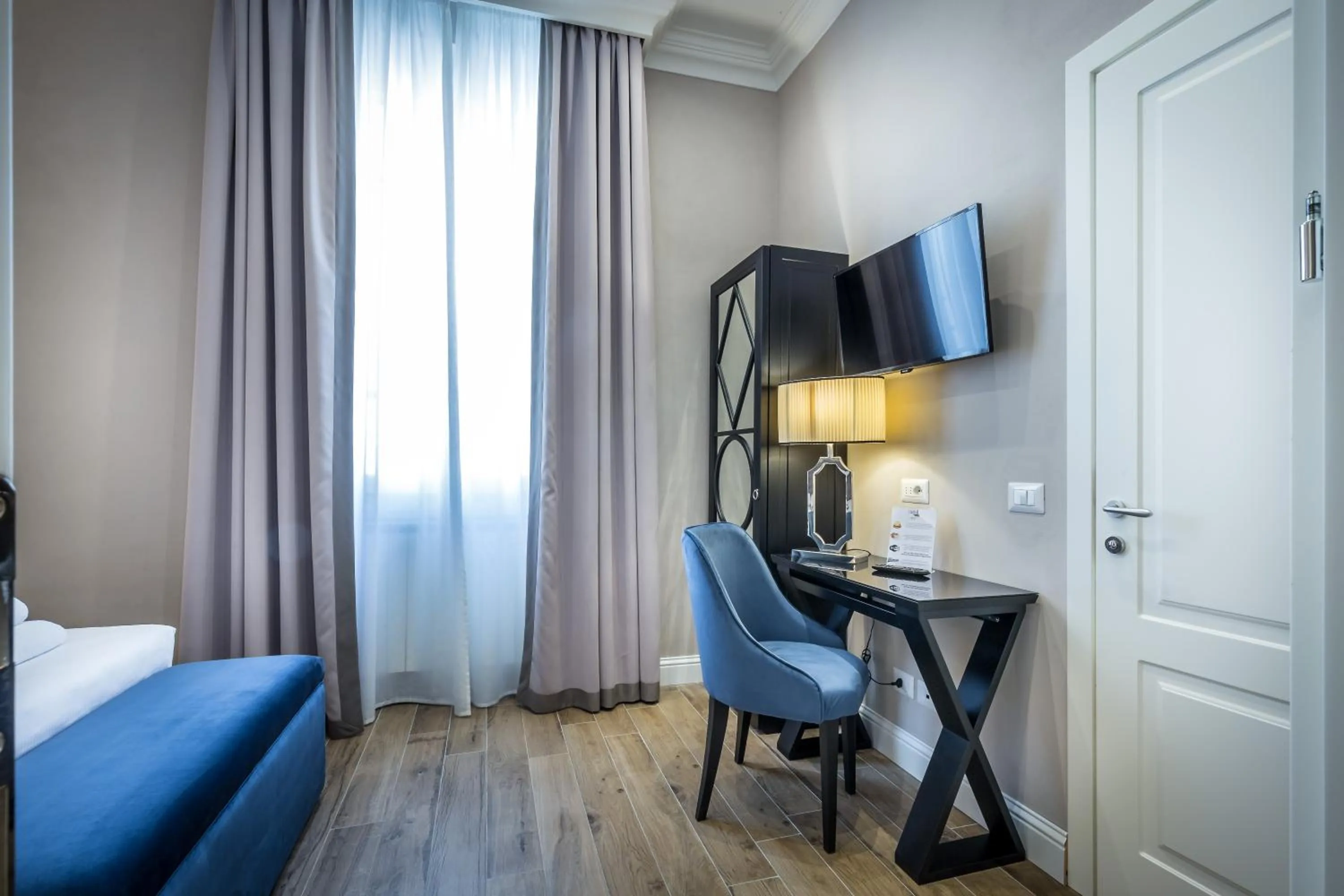 TV and multimedia, Bed in Hotel Emma Small Luxury Hotel