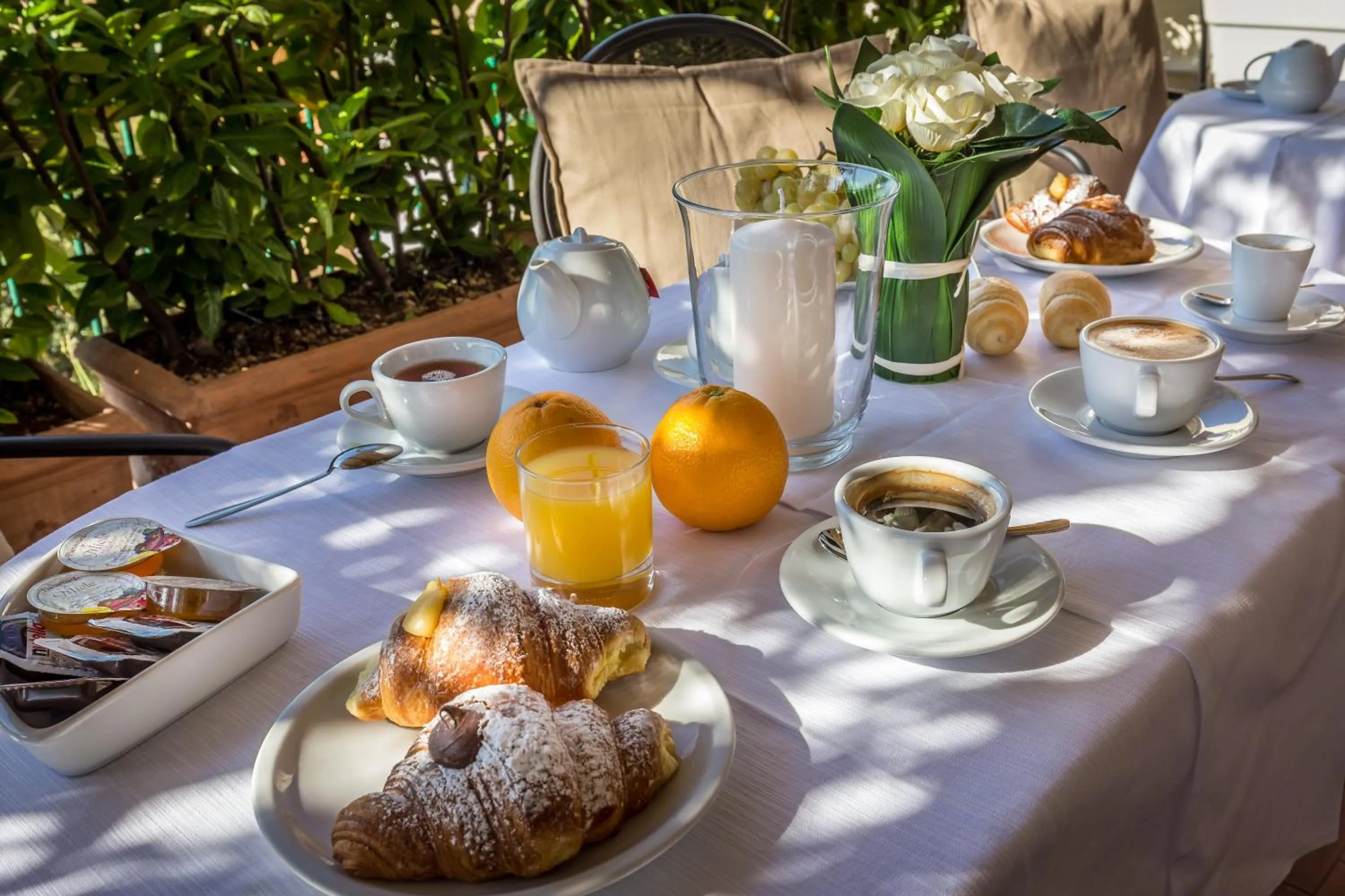 Food and drinks in Hotel Emma Small Luxury Hotel