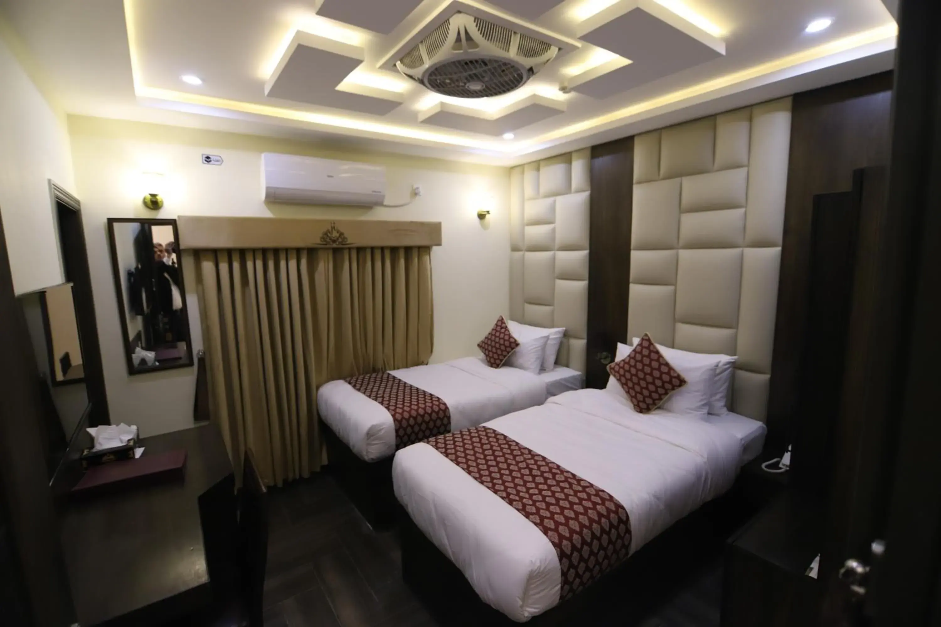 Deluxe Twin Room - single occupancy in Jhelum Inn Hotel Deluxe Twin Room - single occupancy in Jhelum Inn Hotel