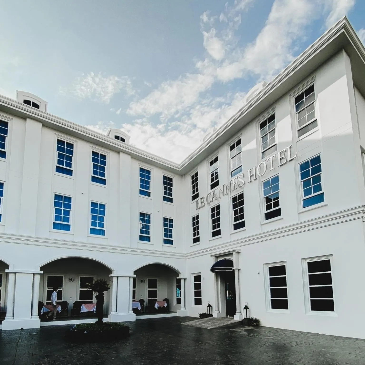 Property building in Le Cannes Hotel