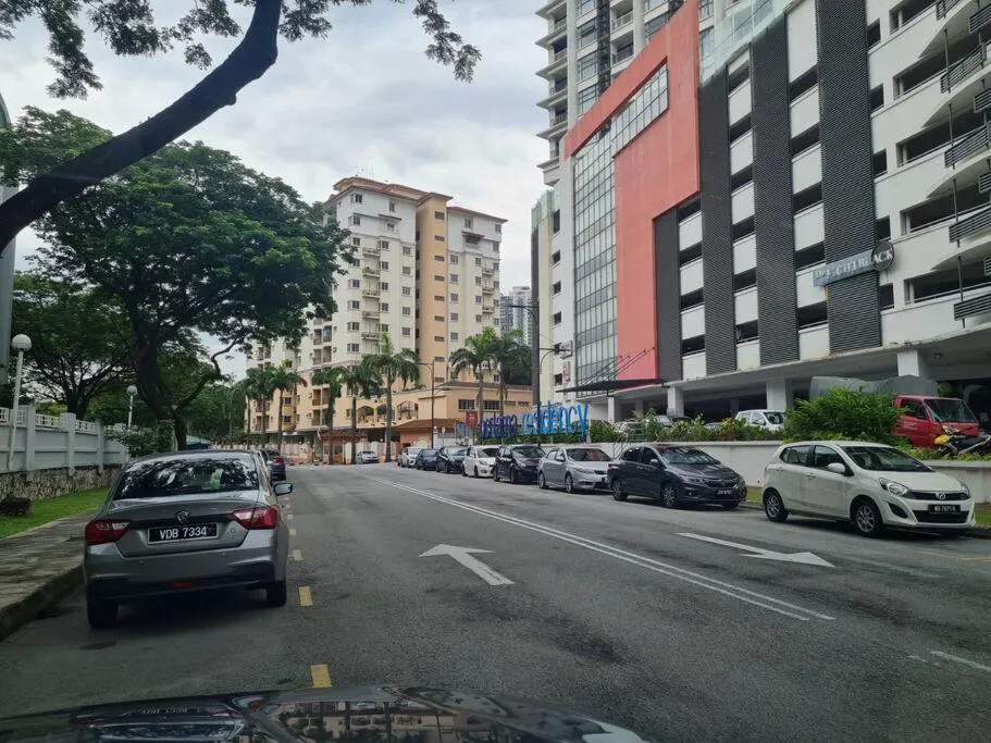 Private Jacuzzi Staycation at KL City 152