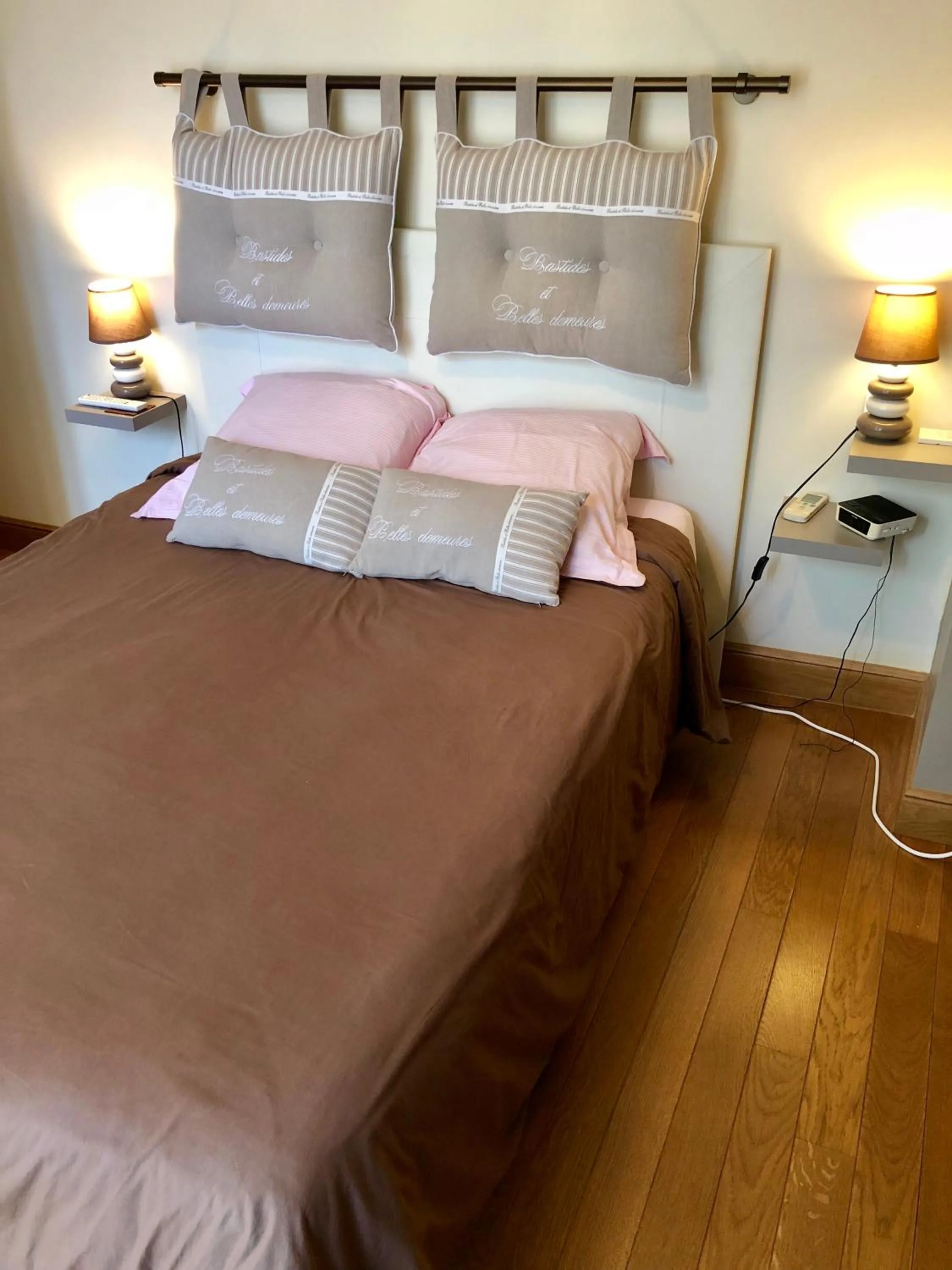 Bed in Villa Eugénie Melun