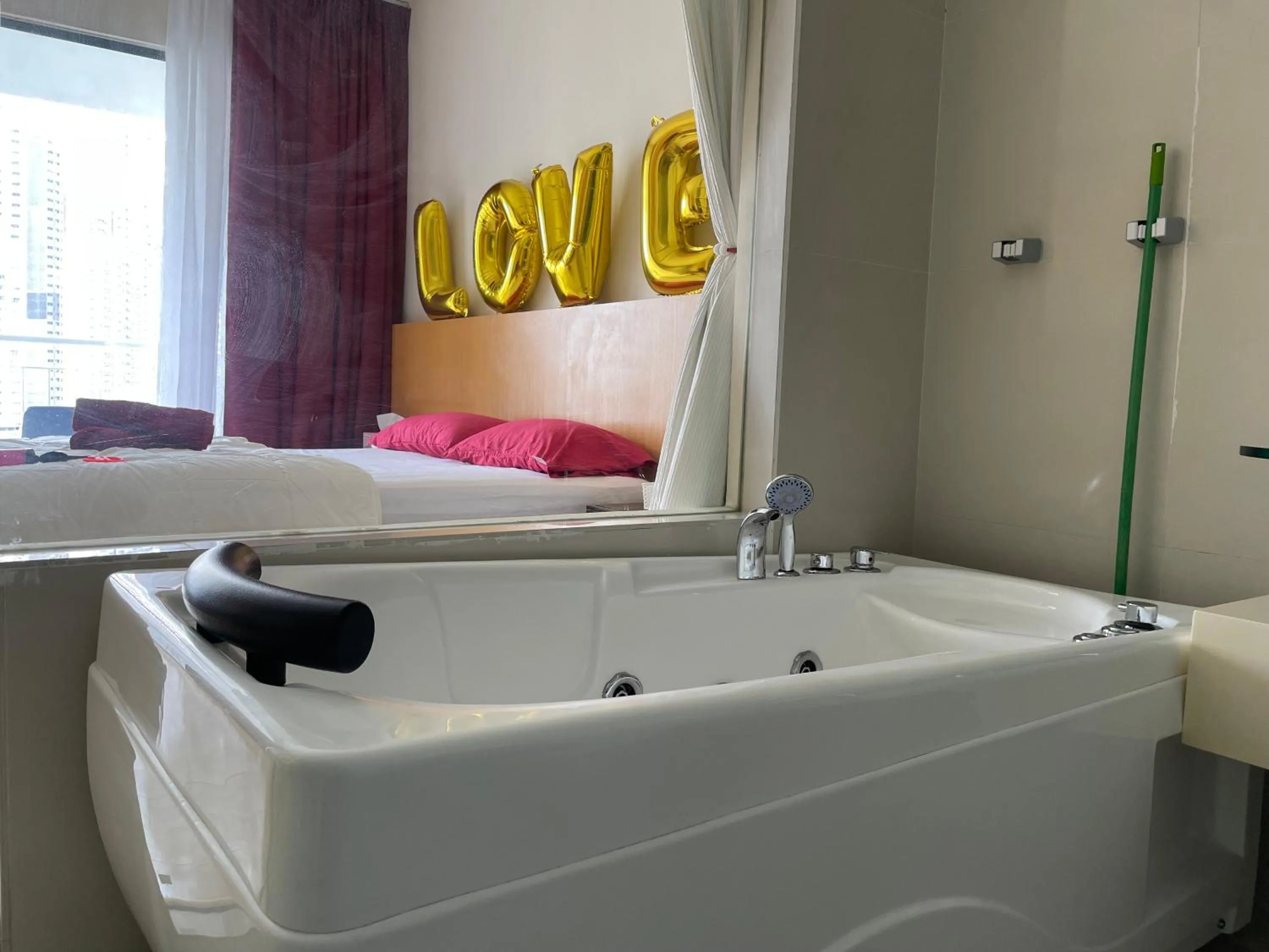 Hot Tub, Bed in Private Jacuzzi Staycation at KL City 921