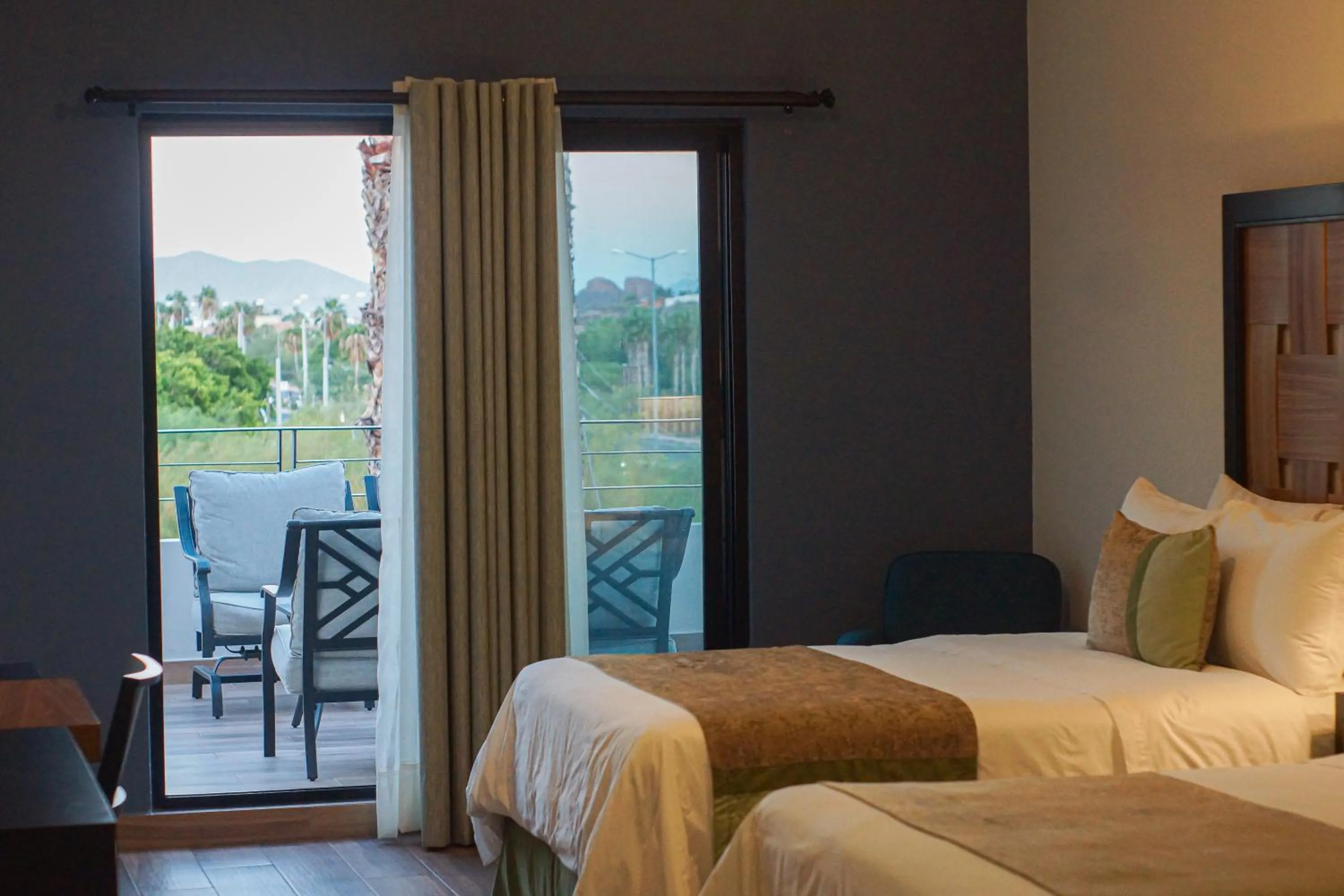 View (from property/room), Bed in Sawari Hotel
