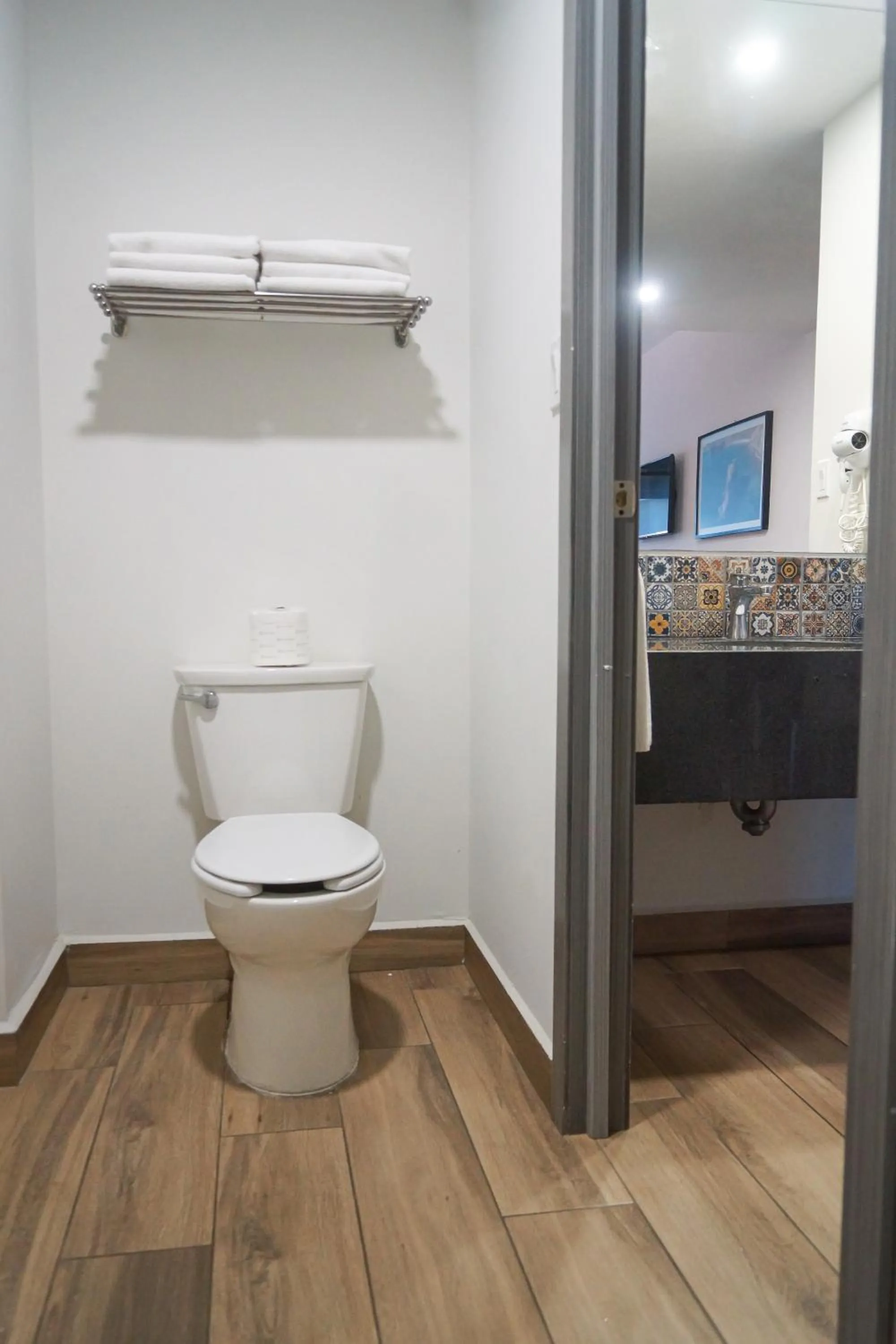 Bathroom in Sawari Hotel